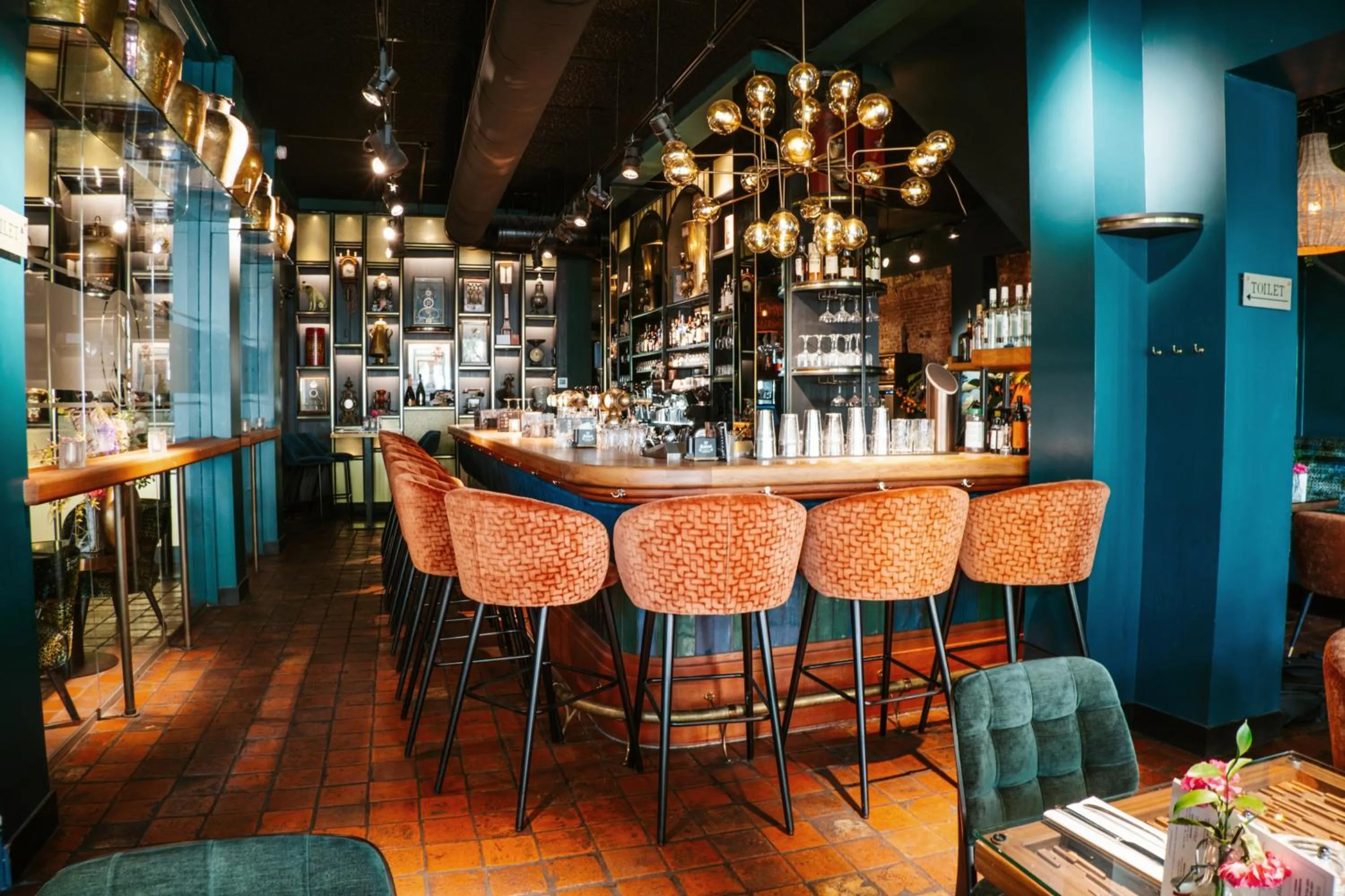 Restaurant/places to eat in Ambassador City Centre Hotel