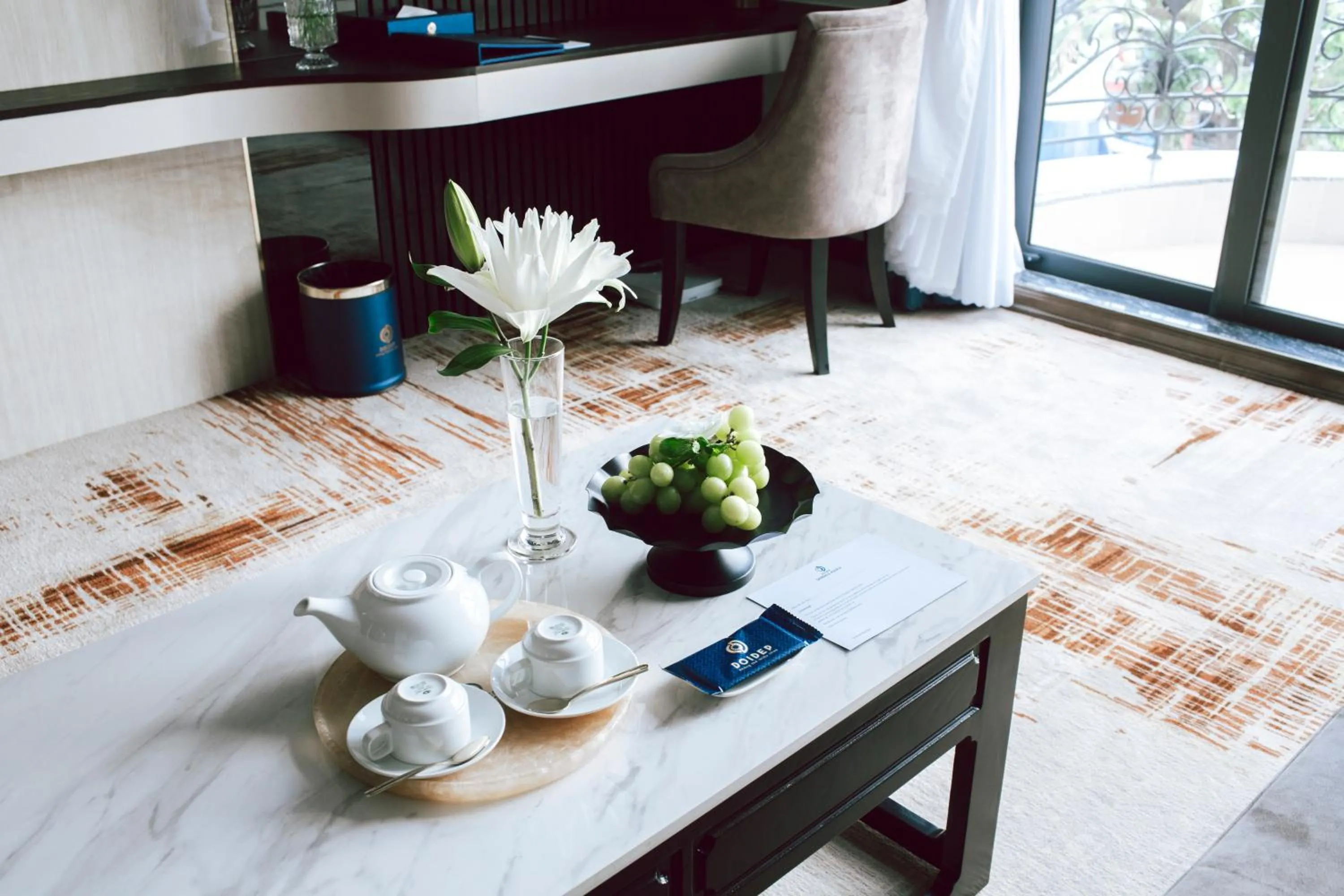 Living room in SANDALS AQUILA HOTEL