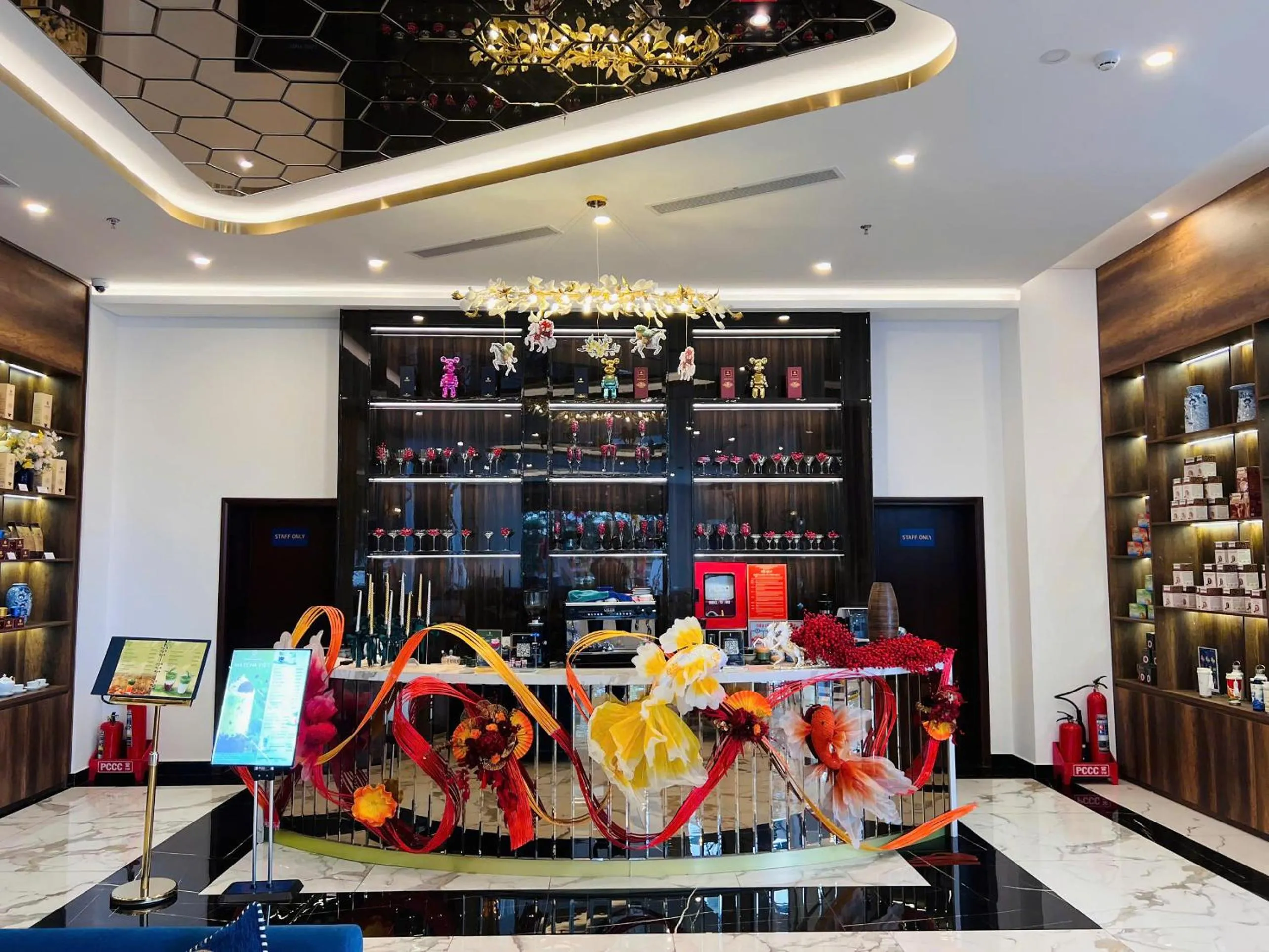 SANDALS AQUILA HOTEL