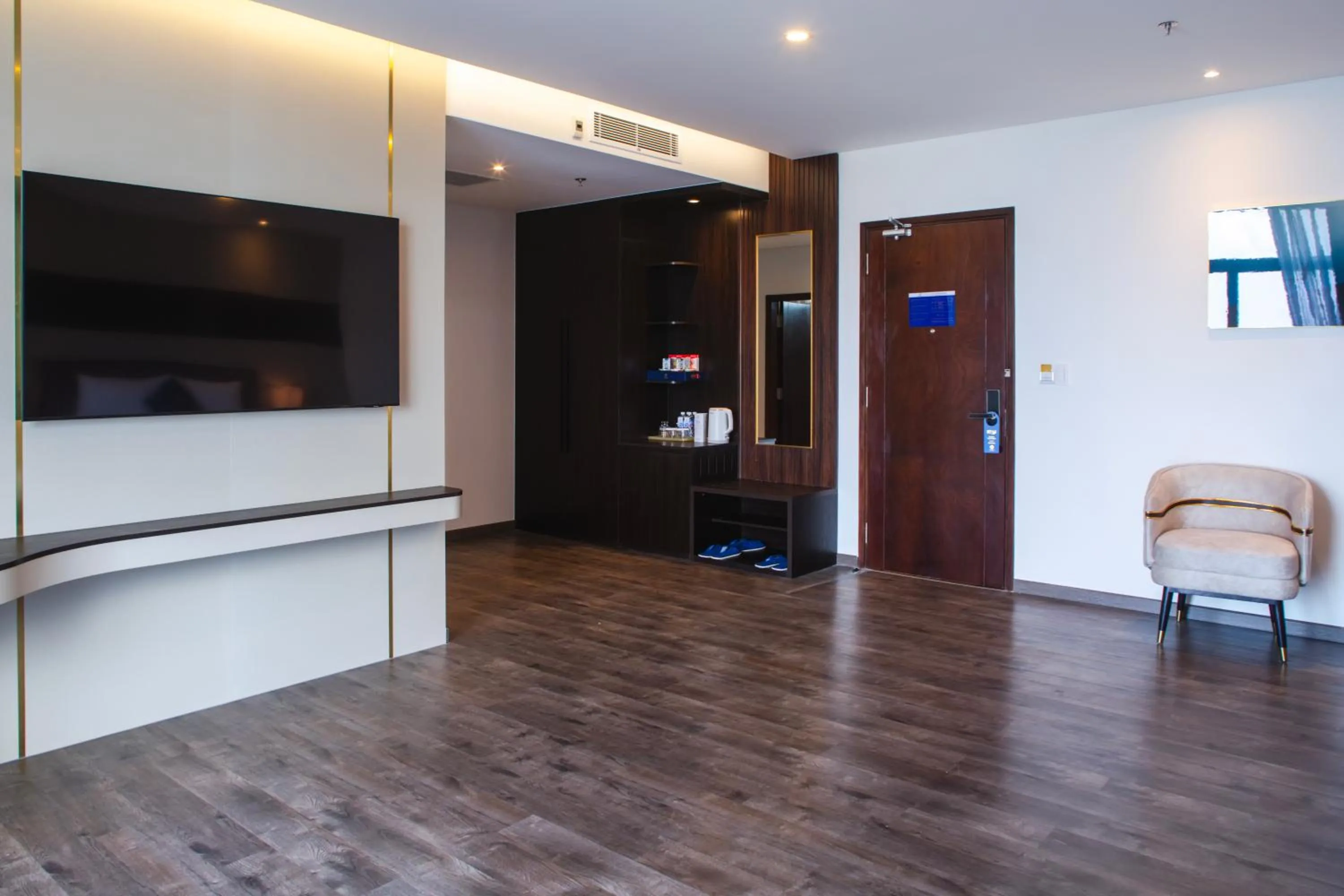 TV and multimedia in SANDALS AQUILA HOTEL