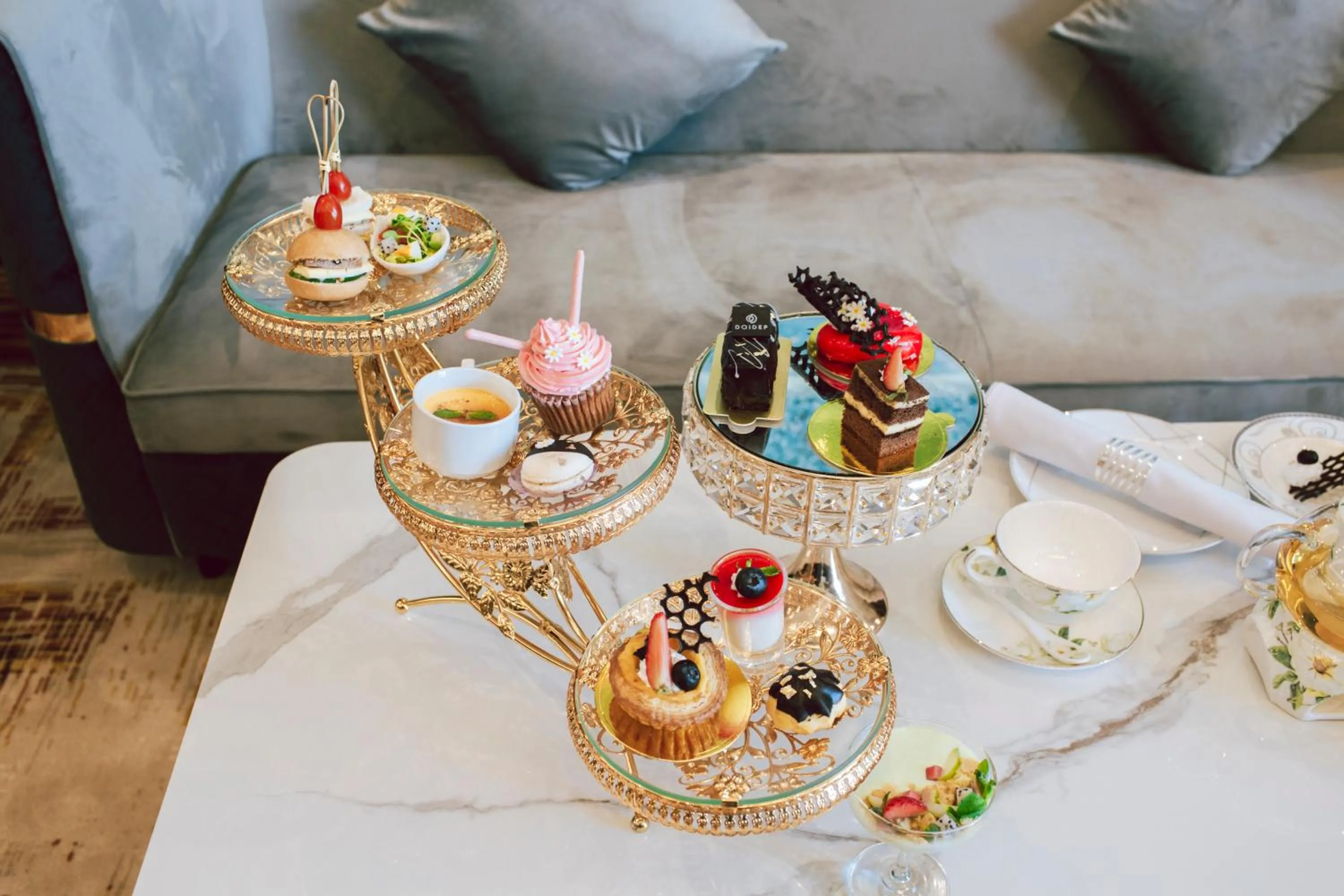 Food and drinks in SANDALS AQUILA HOTEL