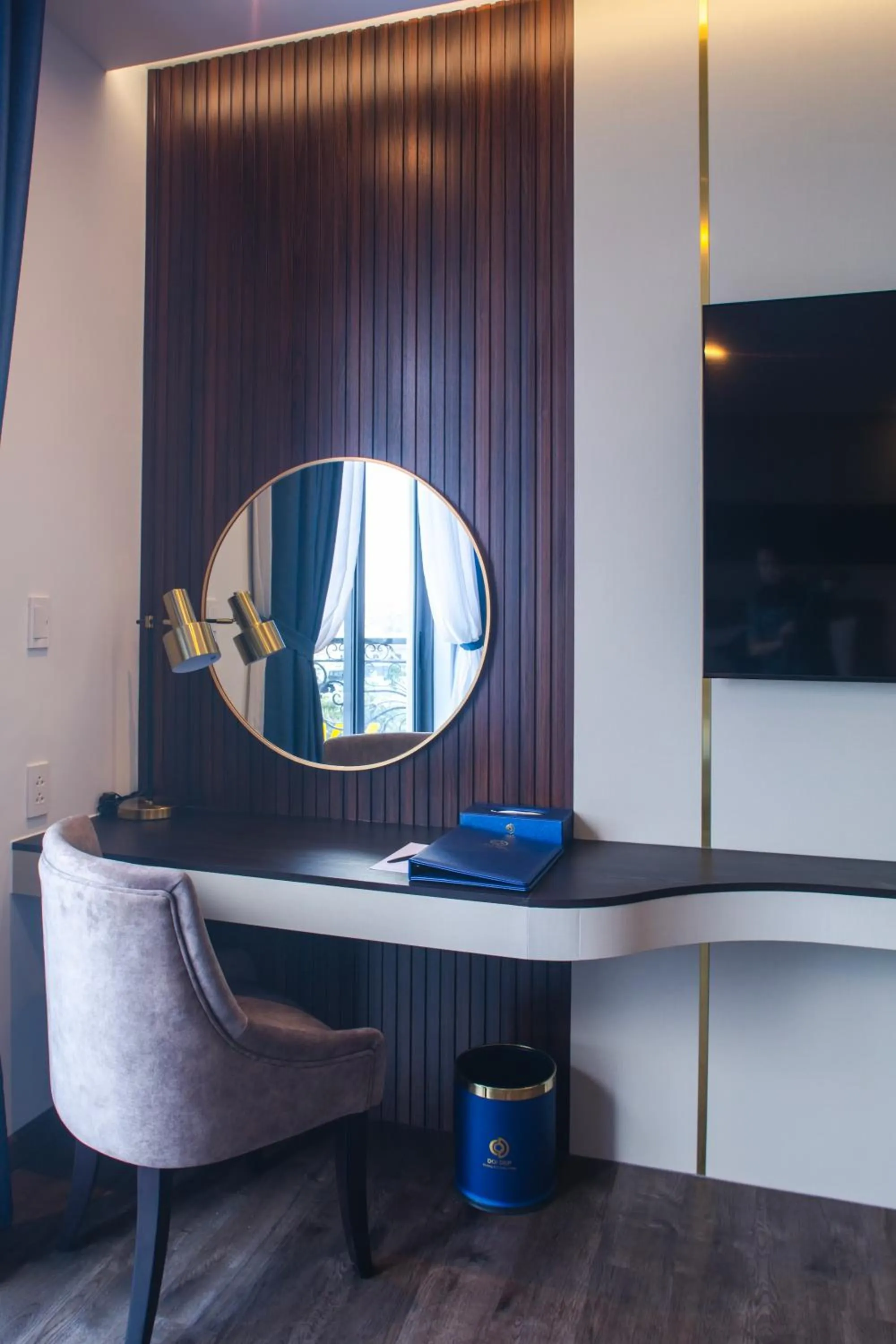 TV and multimedia in SANDALS AQUILA HOTEL