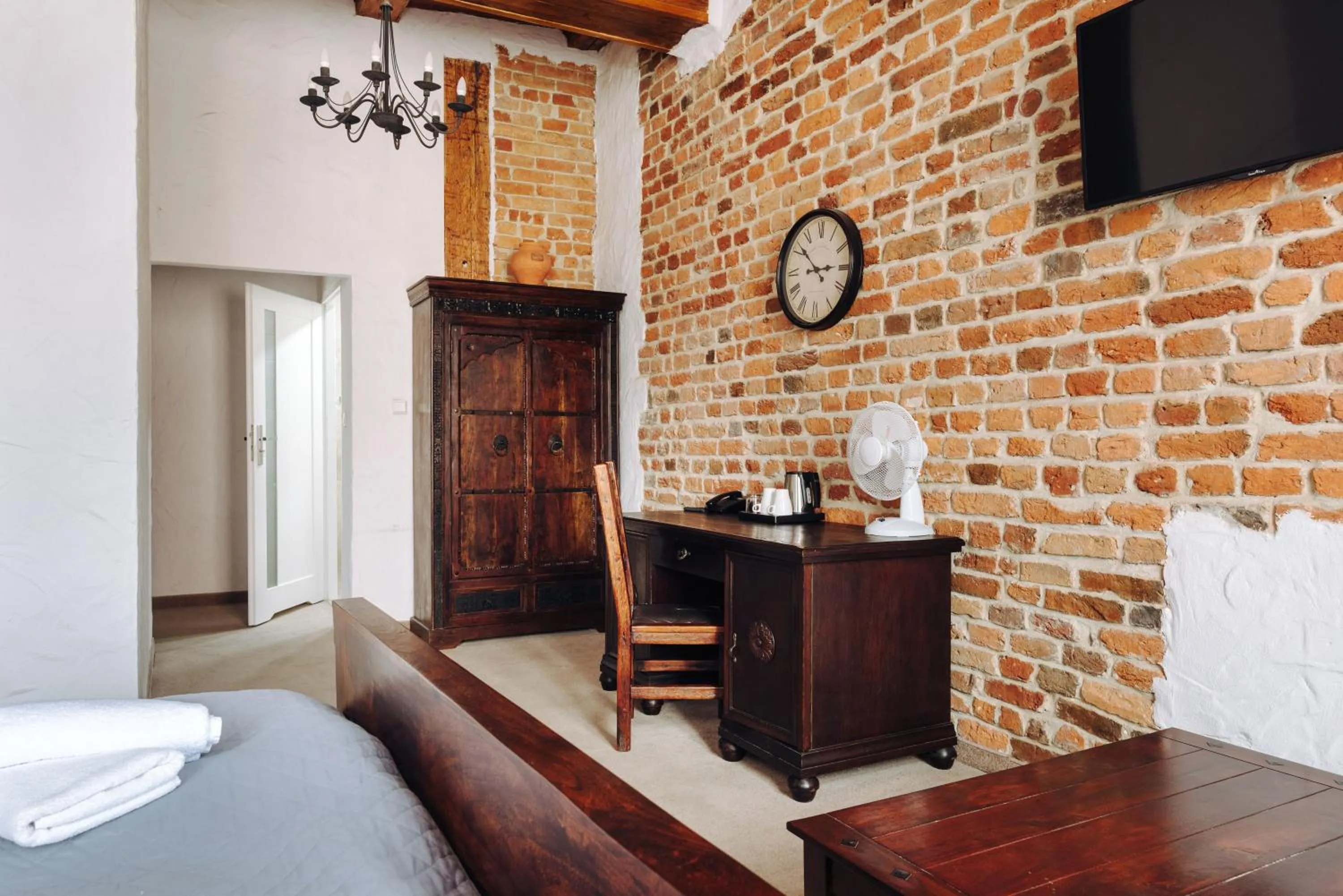 Bed in Hotel Legenda