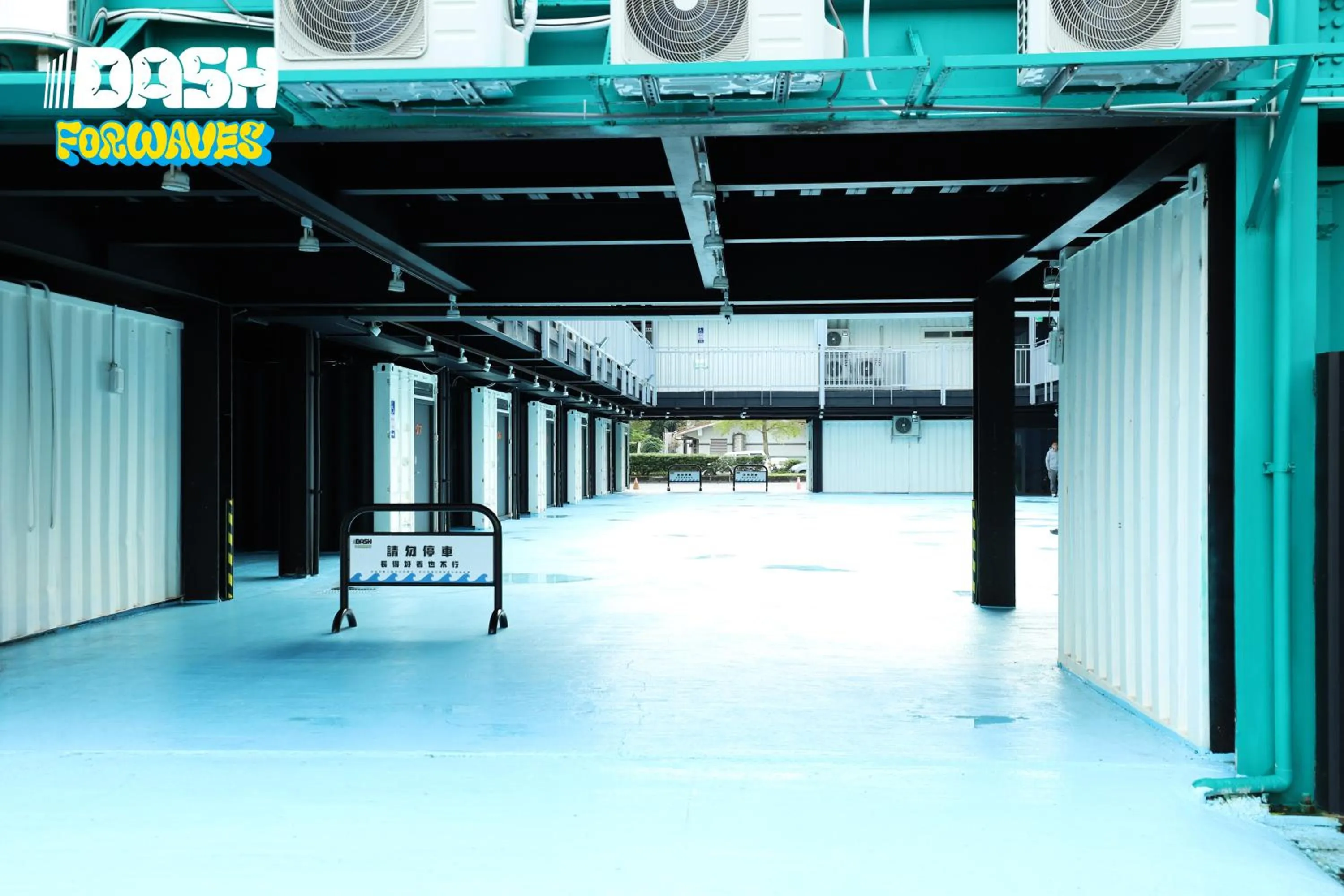 Day in Dash Forwaves Hotel