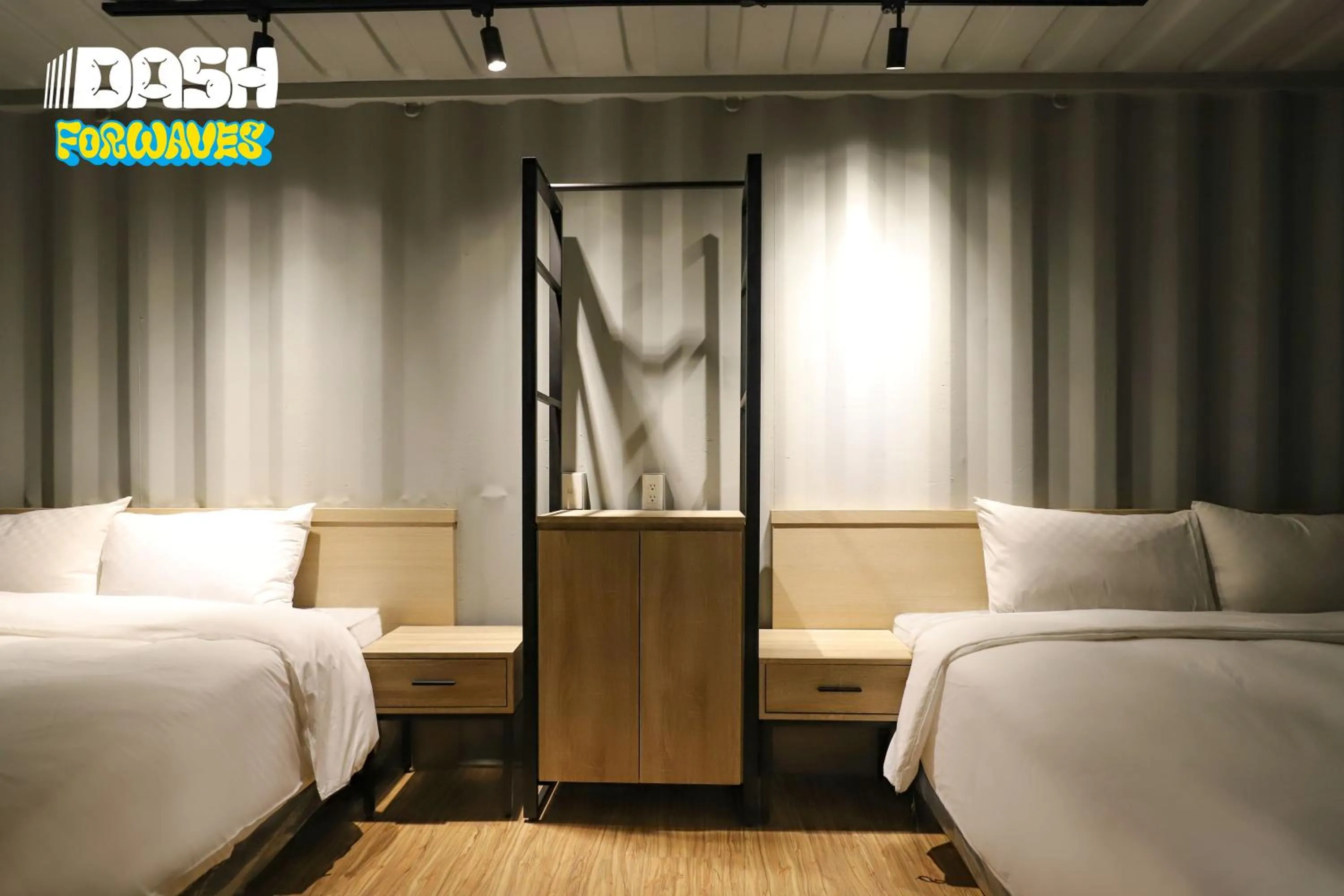 Bed in Dash Forwaves Hotel