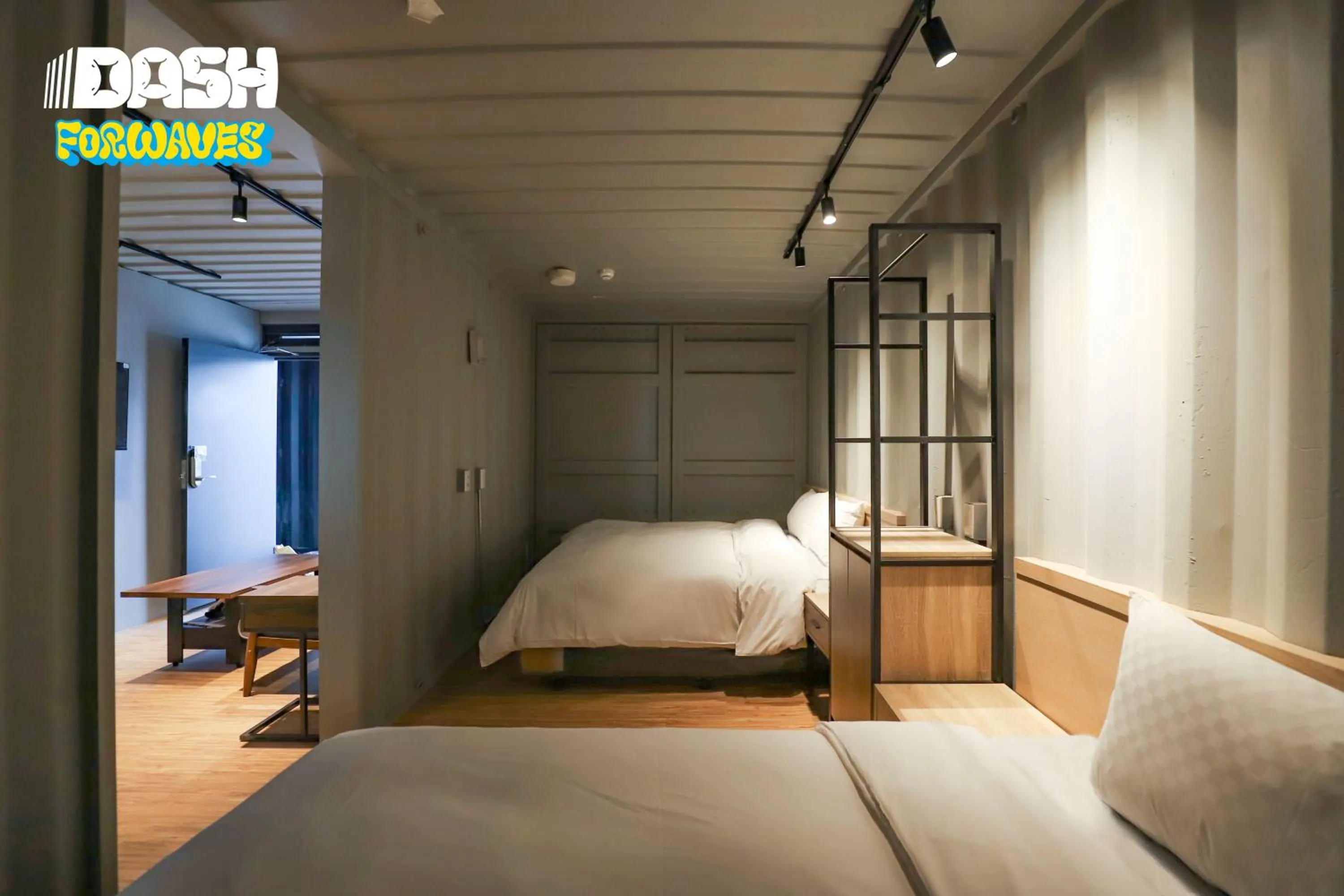 Bed in Dash Forwaves Hotel