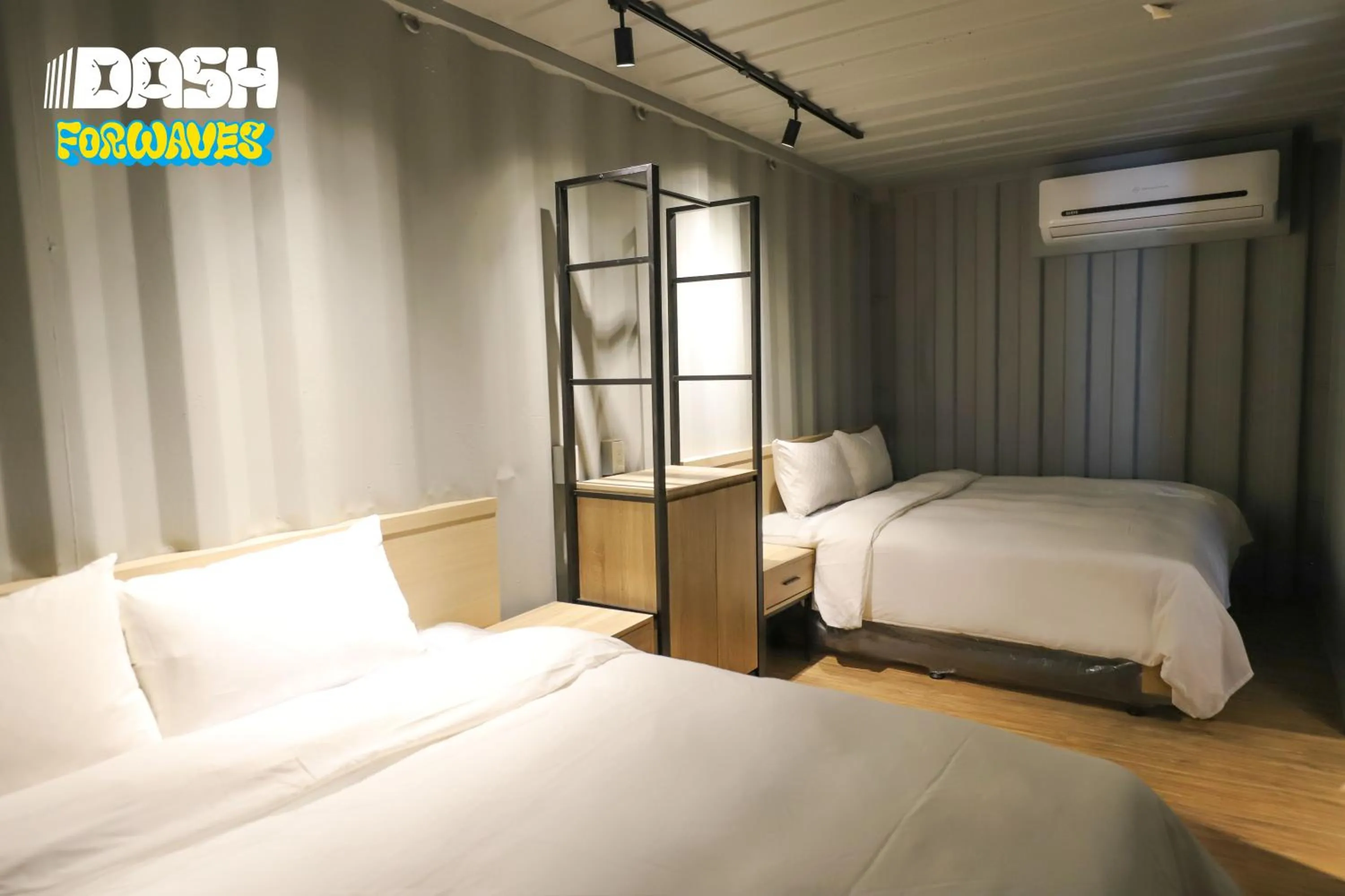 Bed in Dash Forwaves Hotel