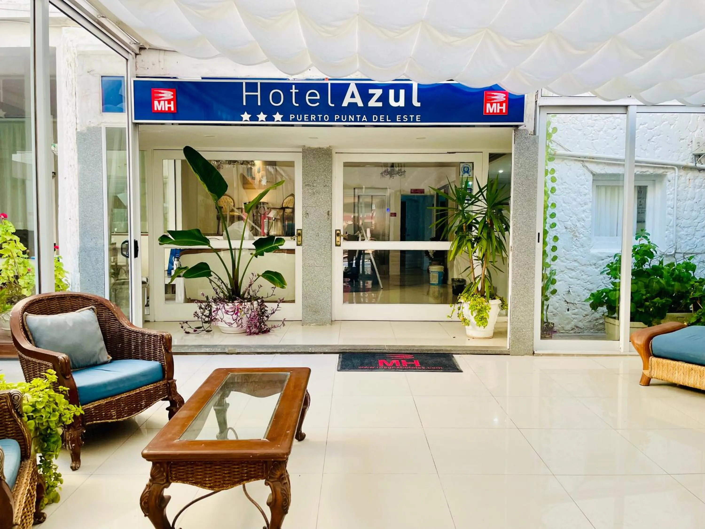 Property building in Hotel Azul by MH
