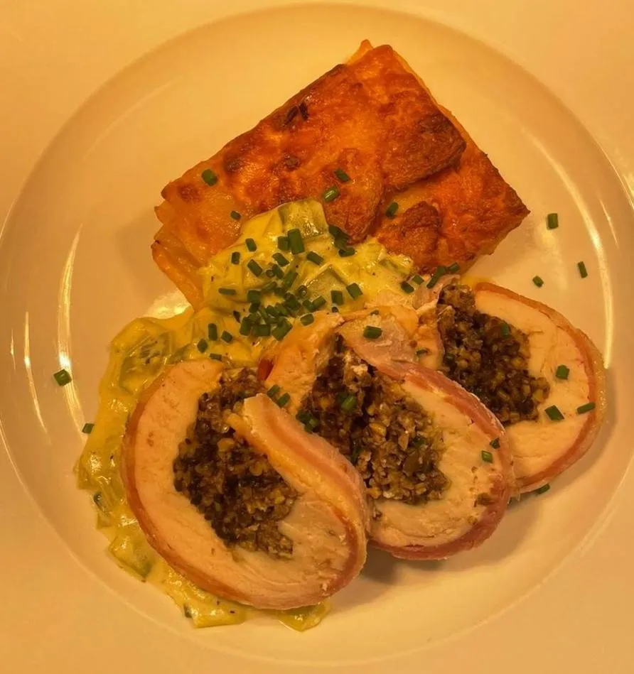 Restaurant/places to eat in Kings Arms Hotel