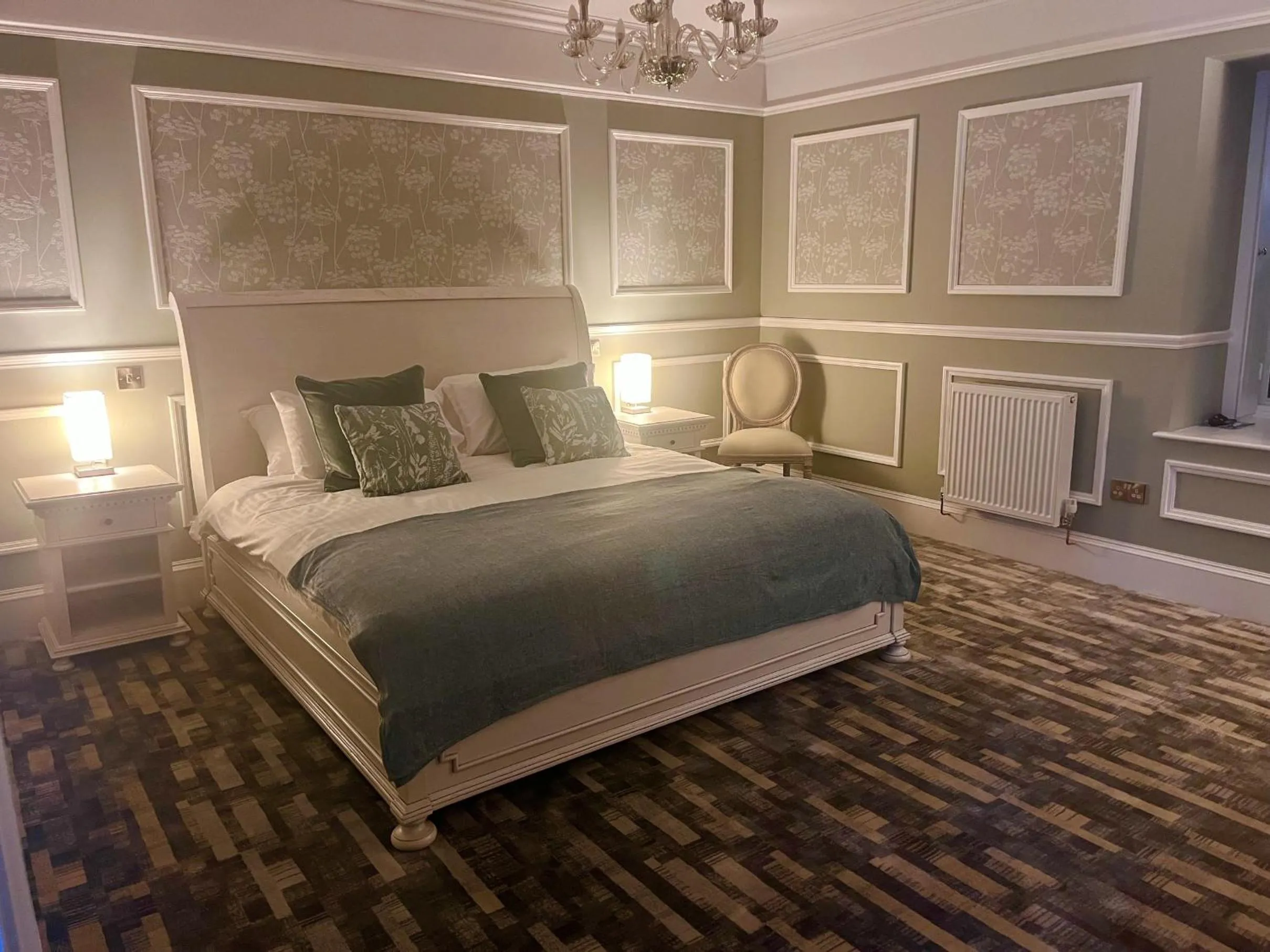 Restaurant/places to eat, Bed in Kings Arms Hotel