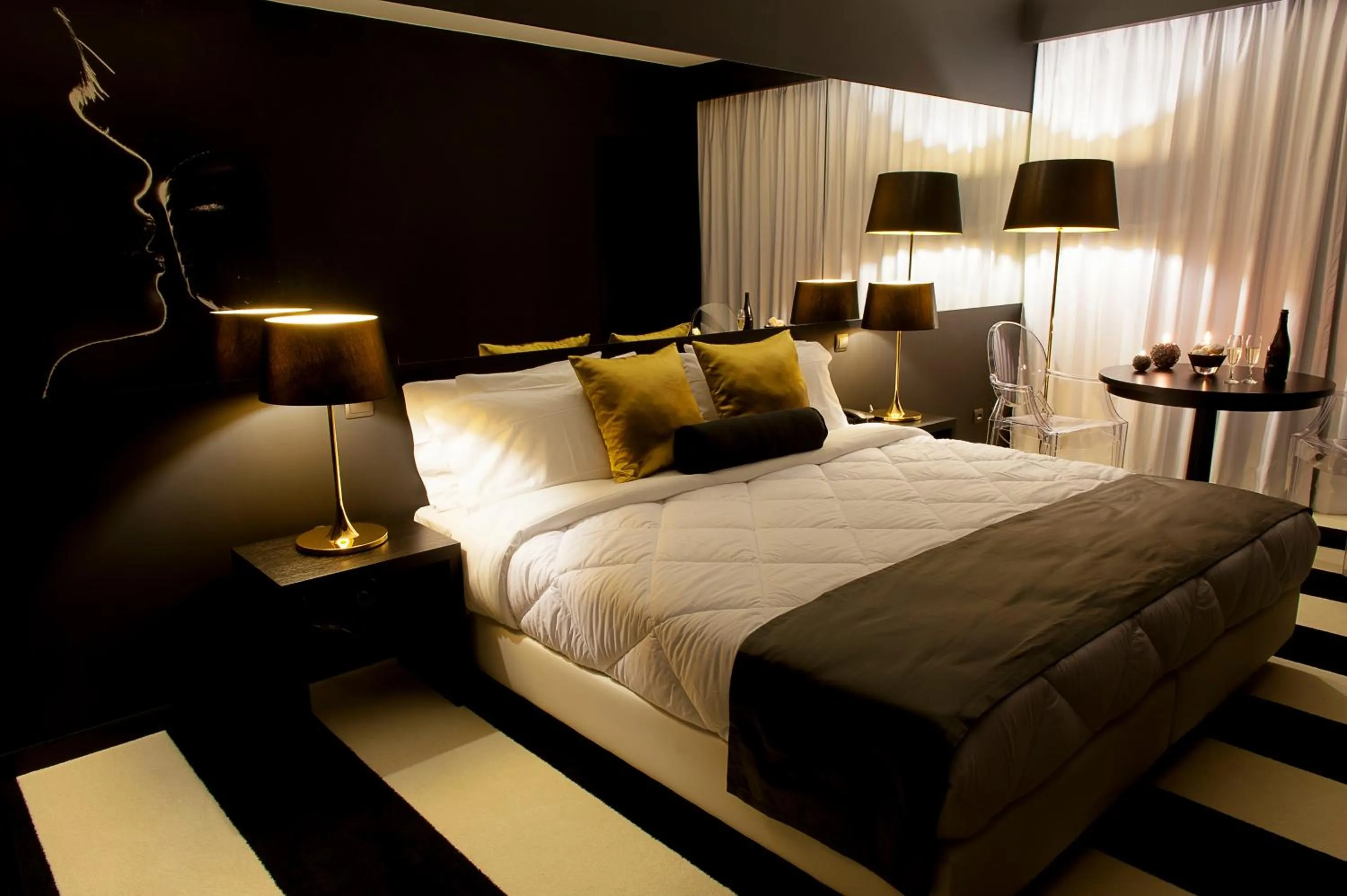 Bedroom, Bed in Vinyl M Hotel - Adults Only