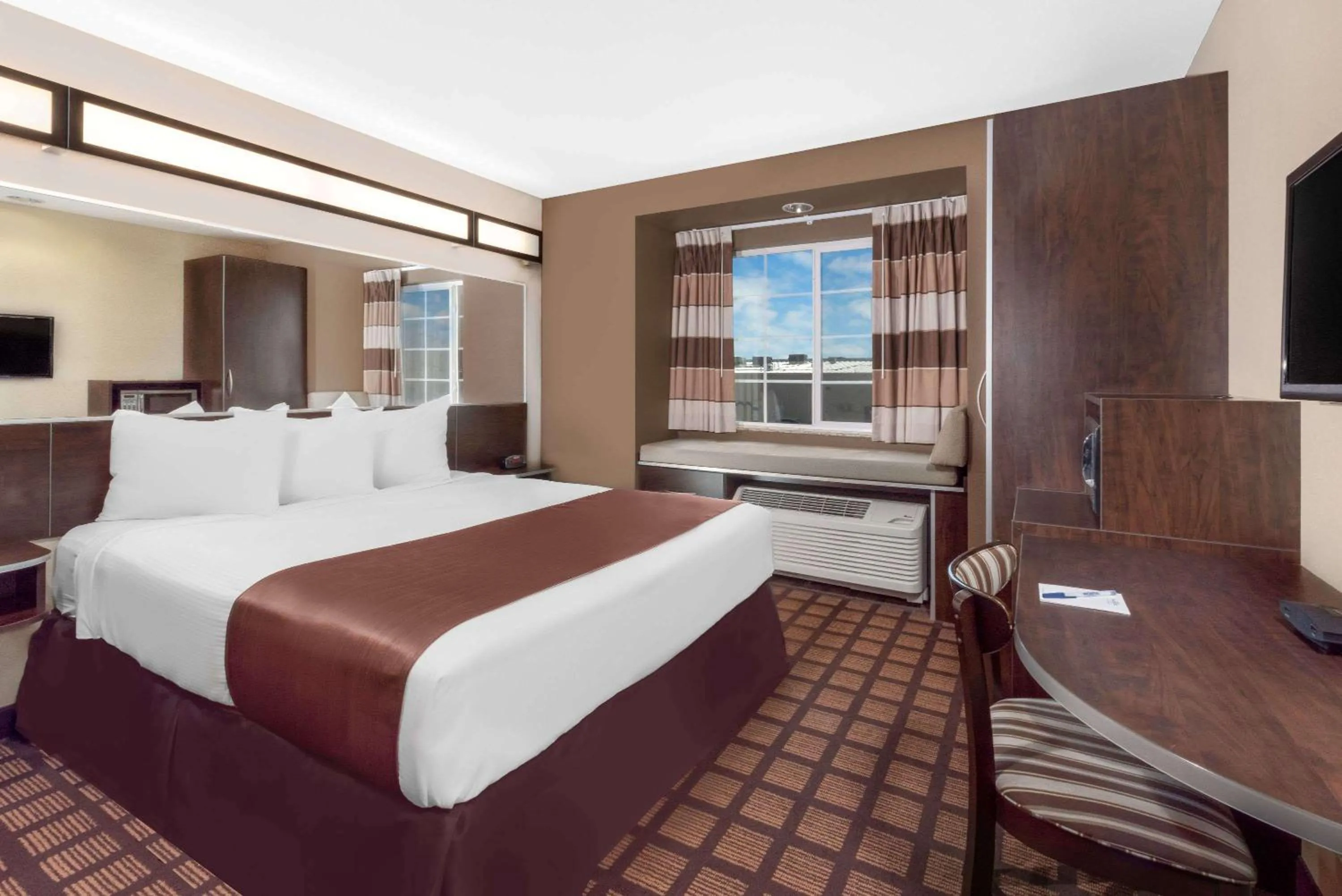 Photo of the whole room, Bed in Microtel Inn & Suites by Wyndham