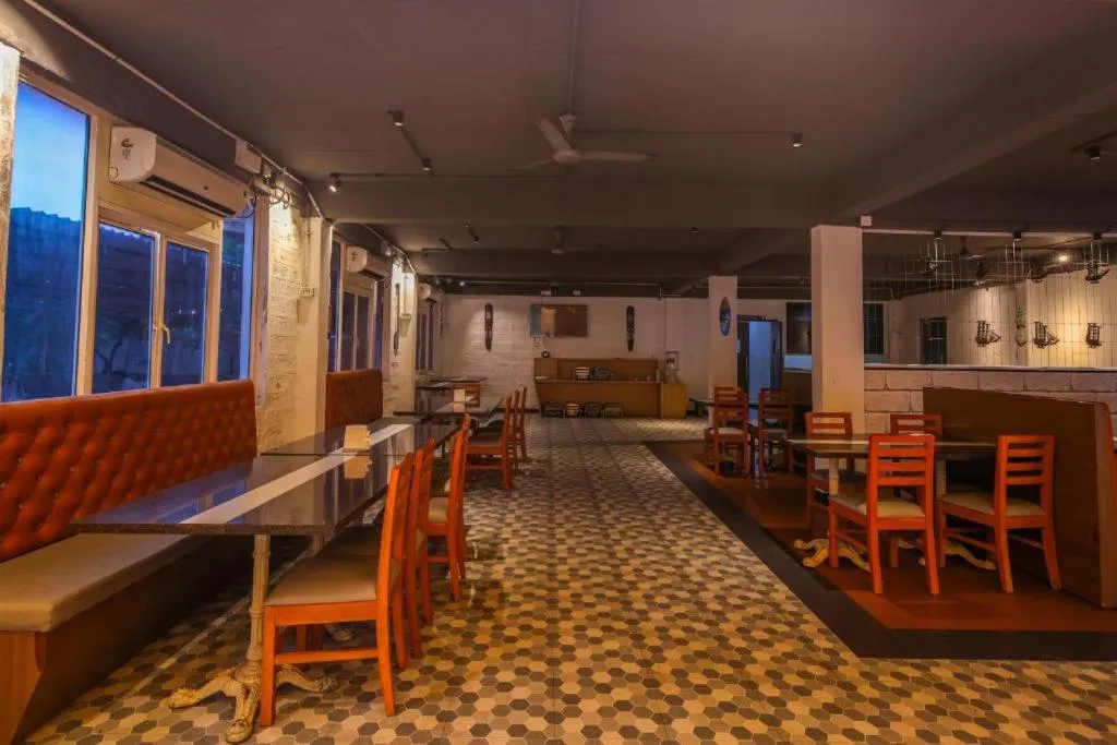 Restaurant/places to eat in King Avarta Resort and Convention Centre Pondicherry