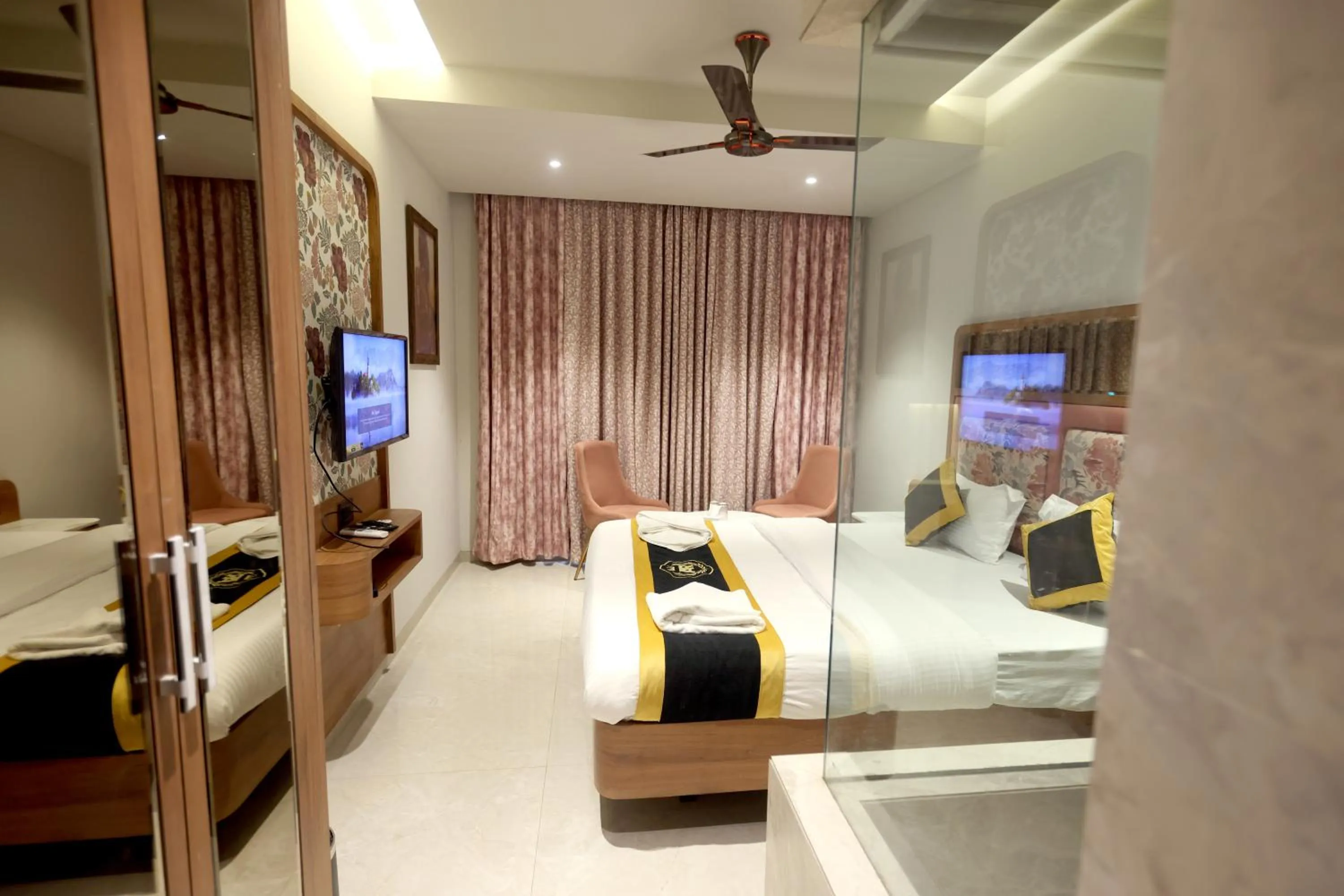 Bed in Hotel A R Paradise