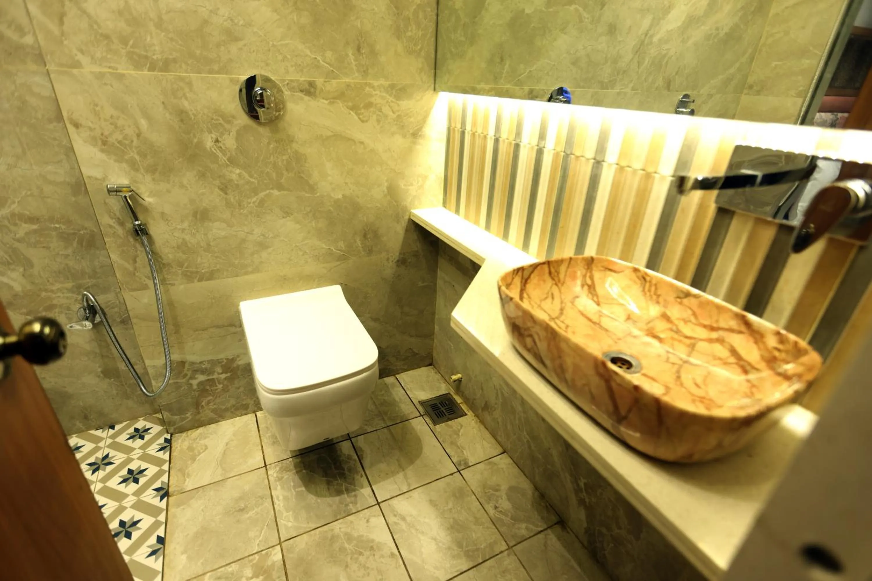 Shower in Hotel A R Paradise