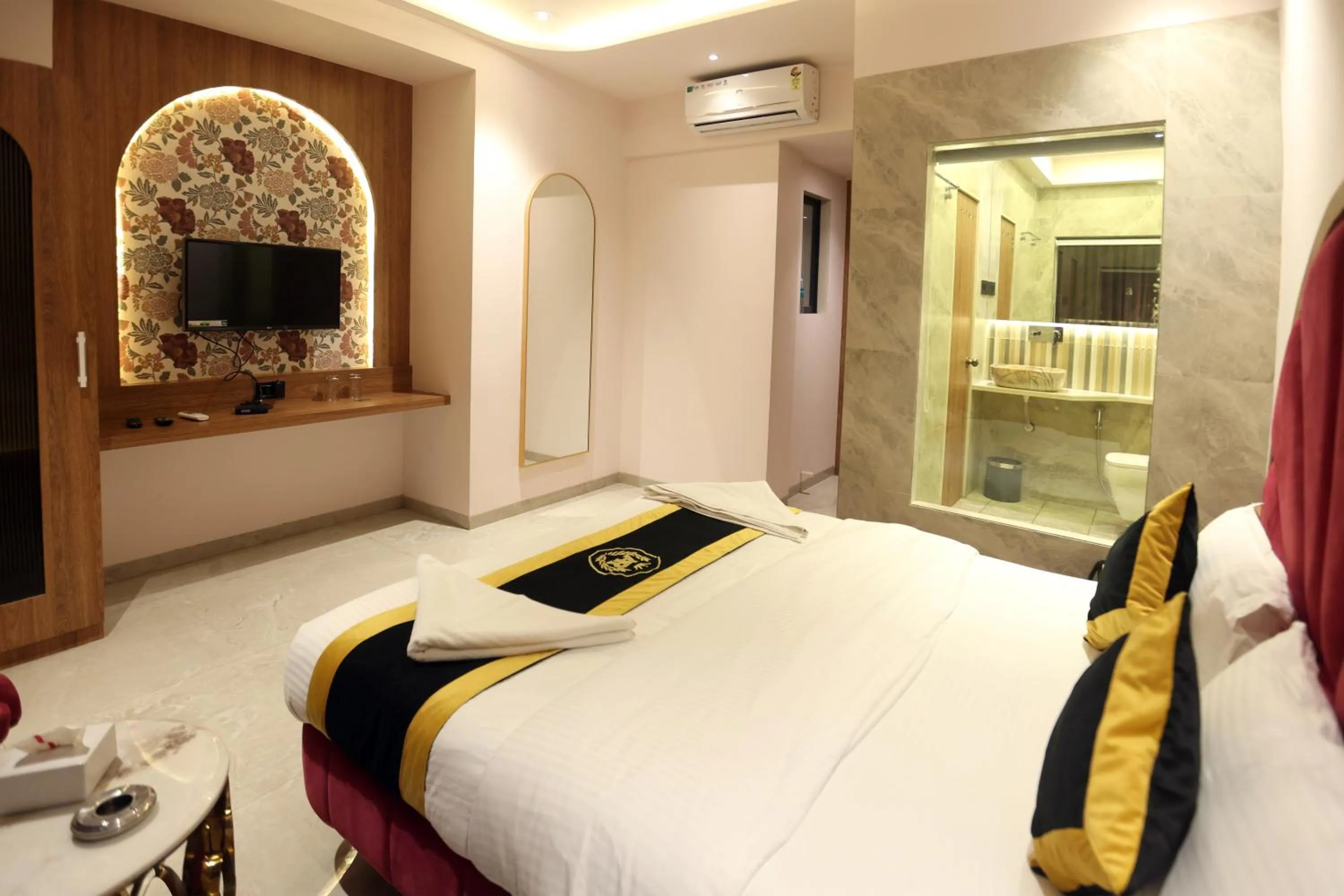 Bed in Hotel A R Paradise