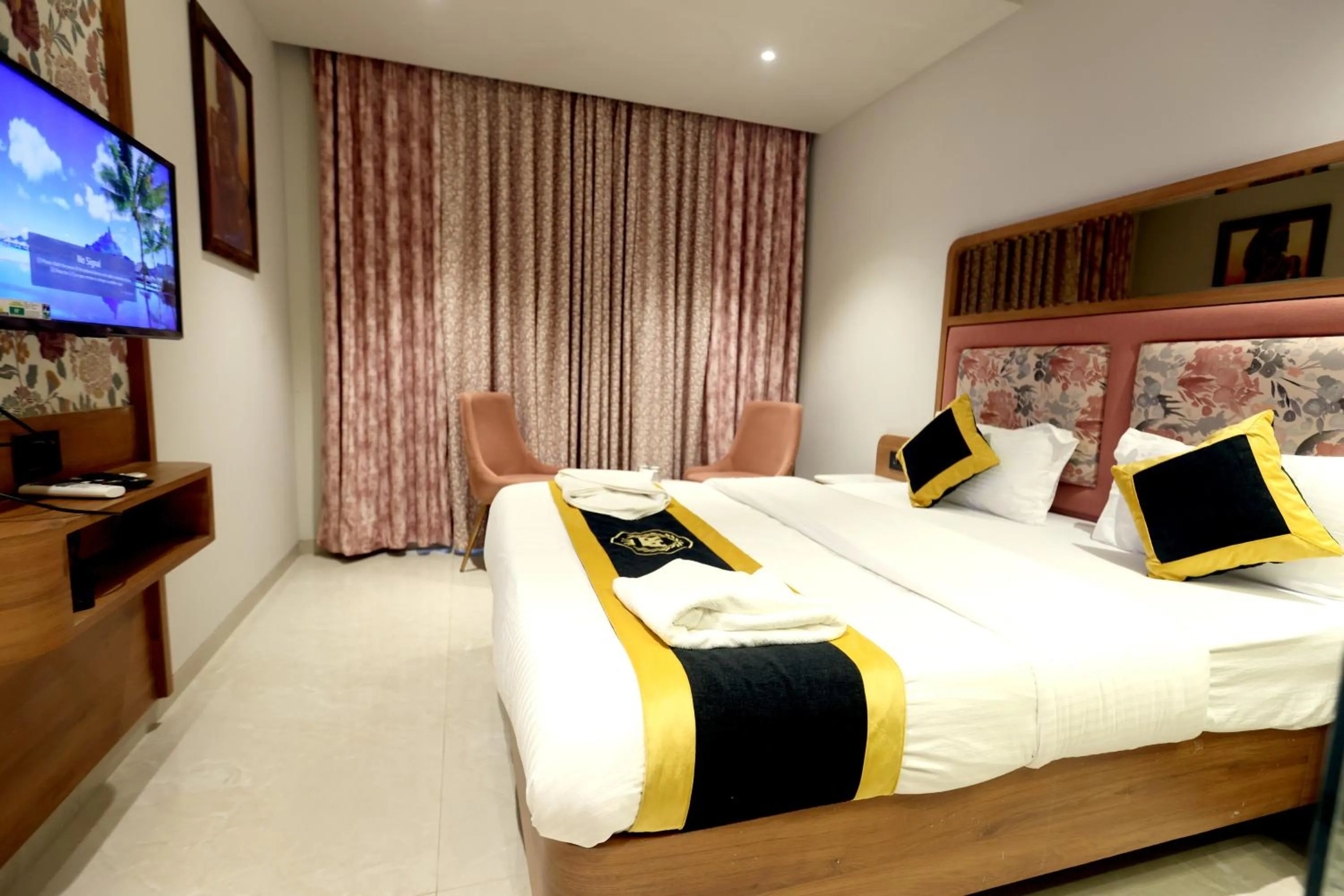 Bed in Hotel A R Paradise