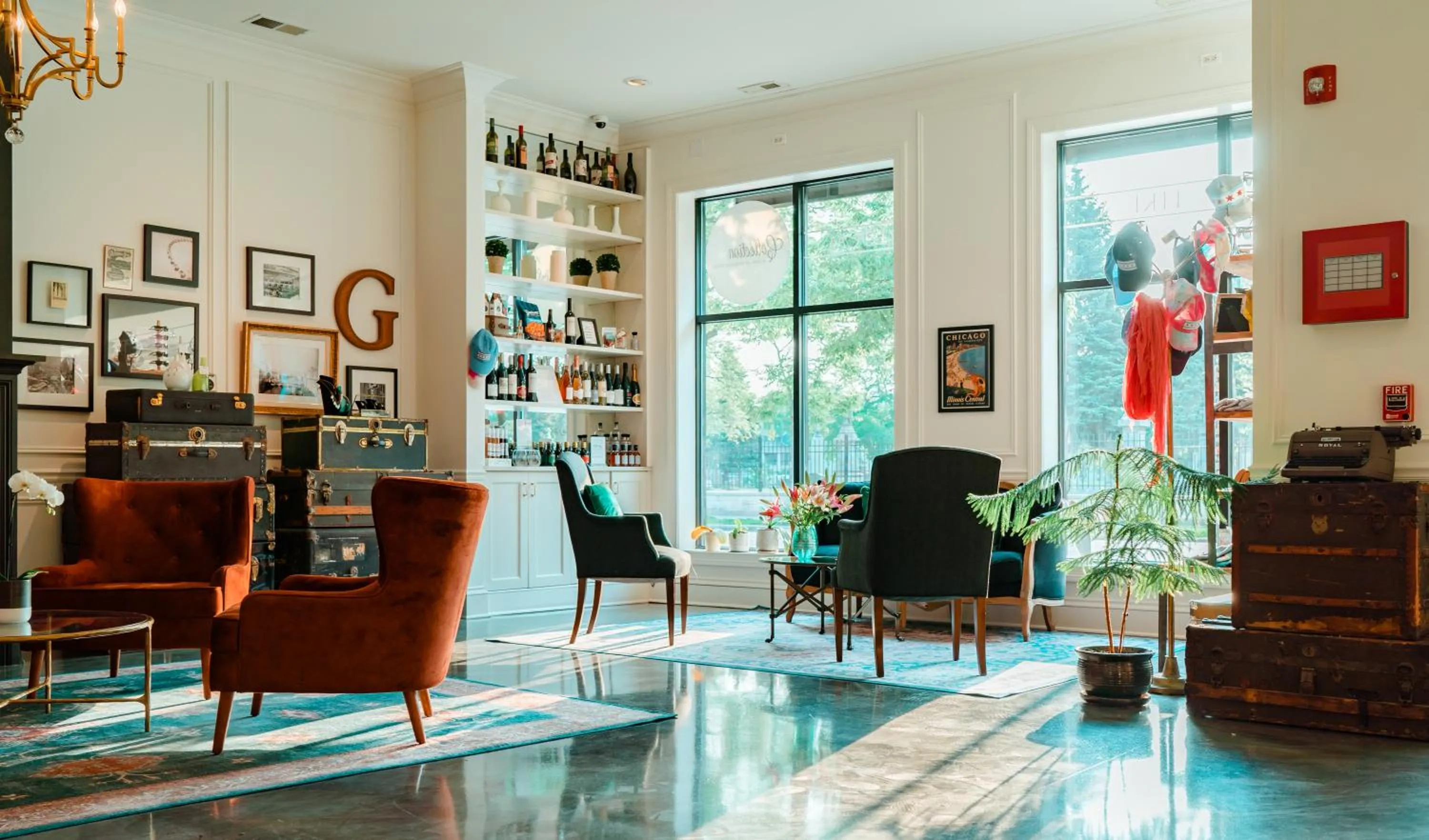 Communal lounge/ TV room in The Guesthouse Hotel