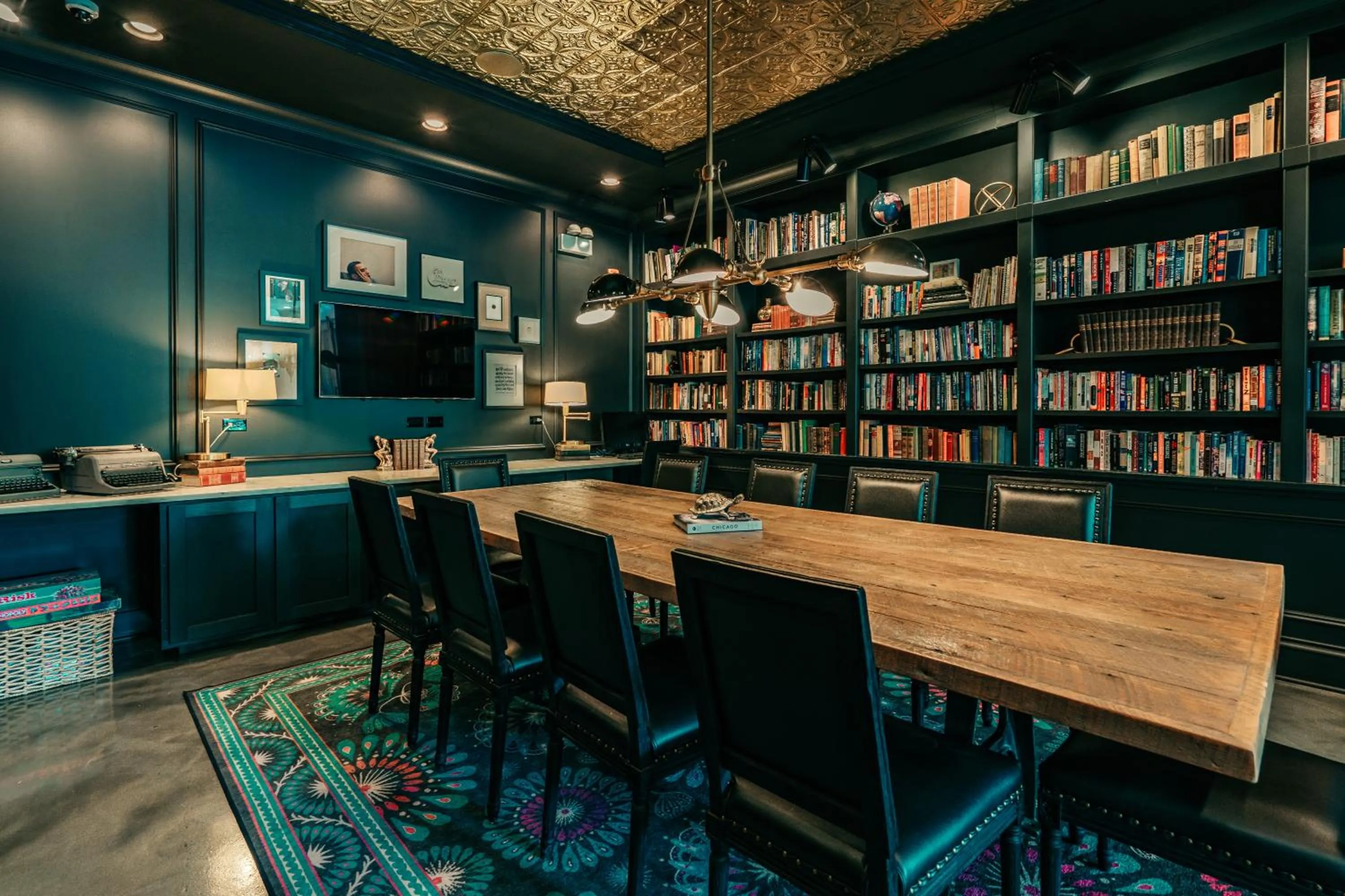 Library in The Guesthouse Hotel