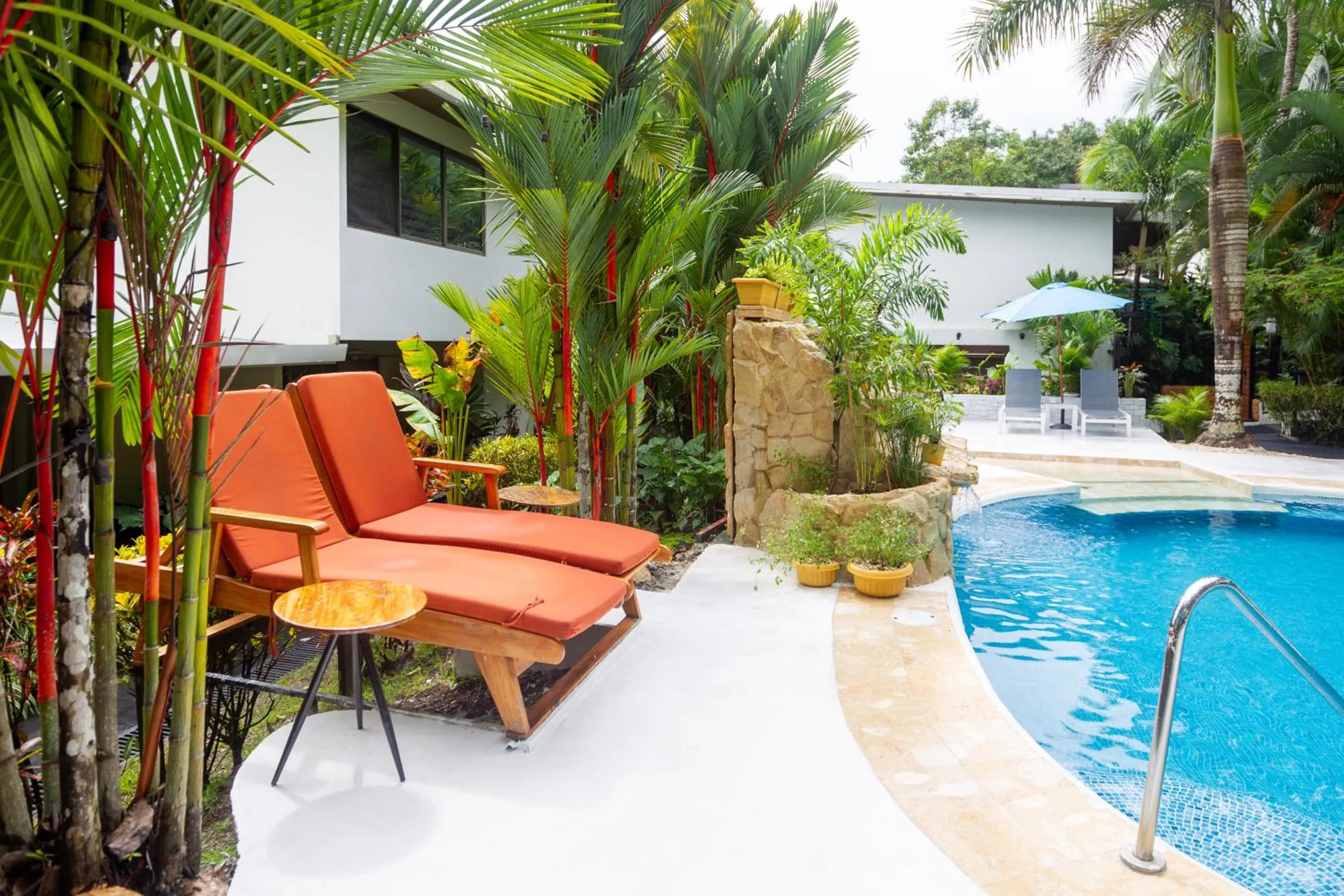 Swimming pool in La Vela Boutique Hotel