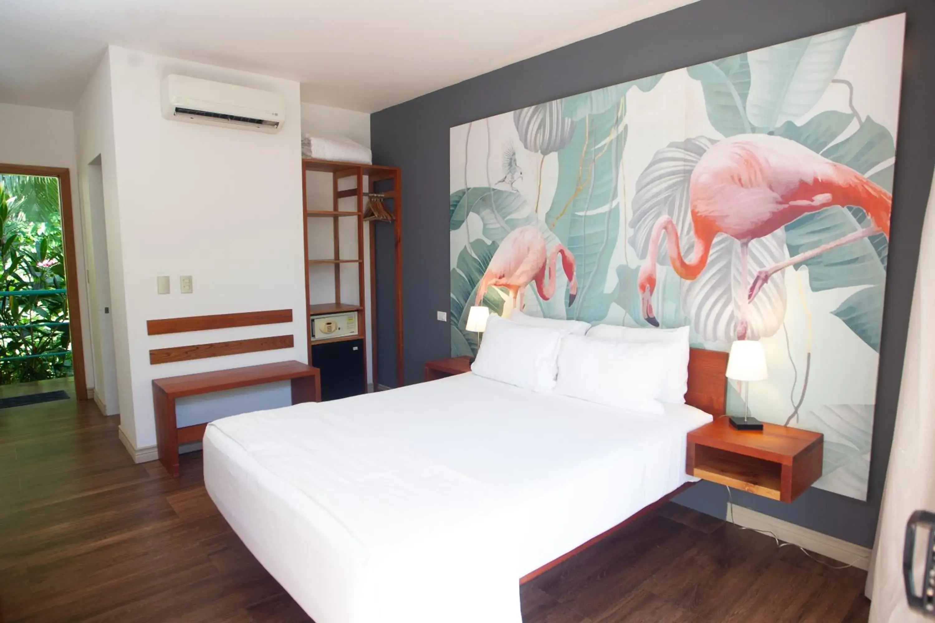 Superior Queen Room in La Vela Boutique Hotel Superior Queen Room in La Vela Boutique Hotel