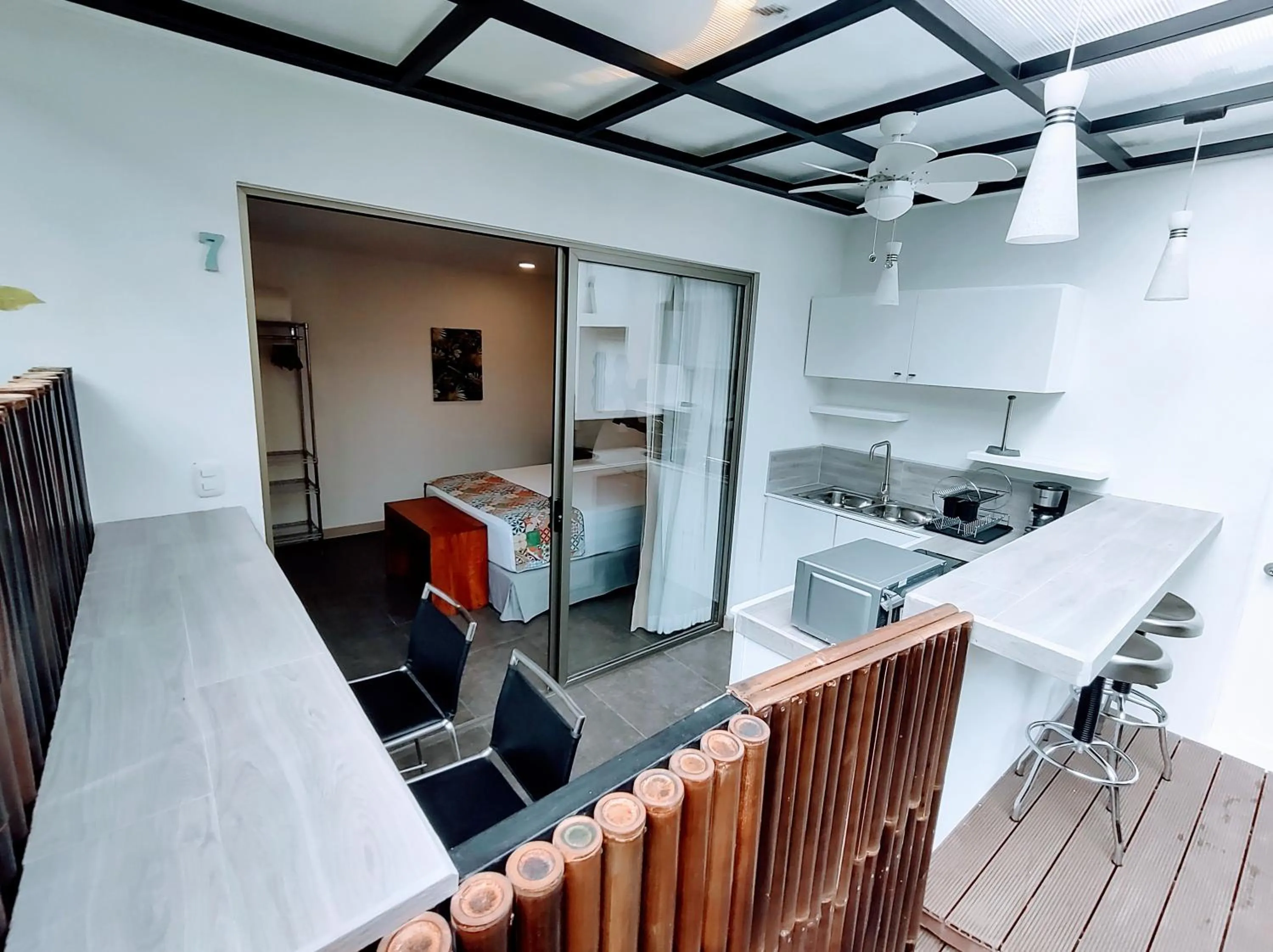 Kitchen or kitchenette in La Vela Boutique Hotel