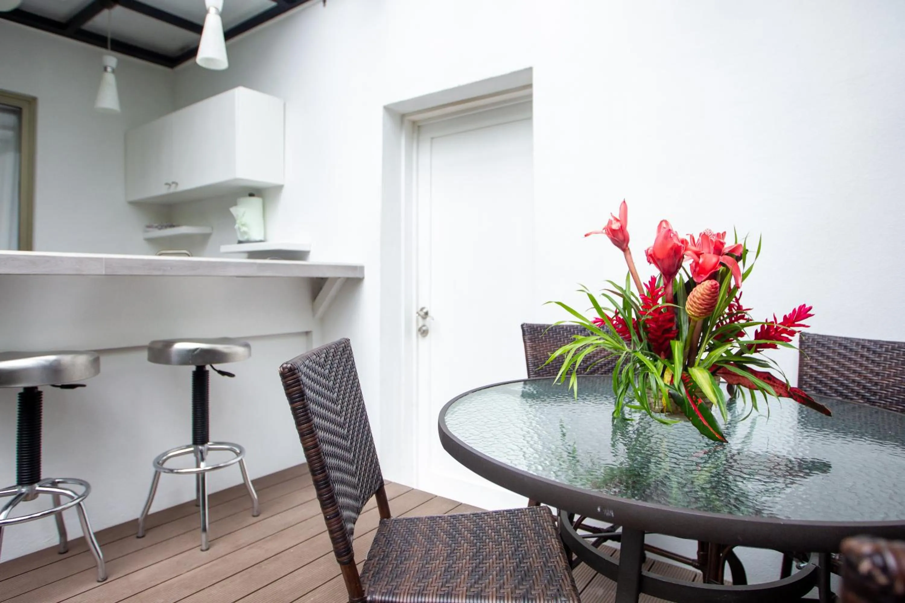 Kitchen or kitchenette in La Vela Boutique Hotel