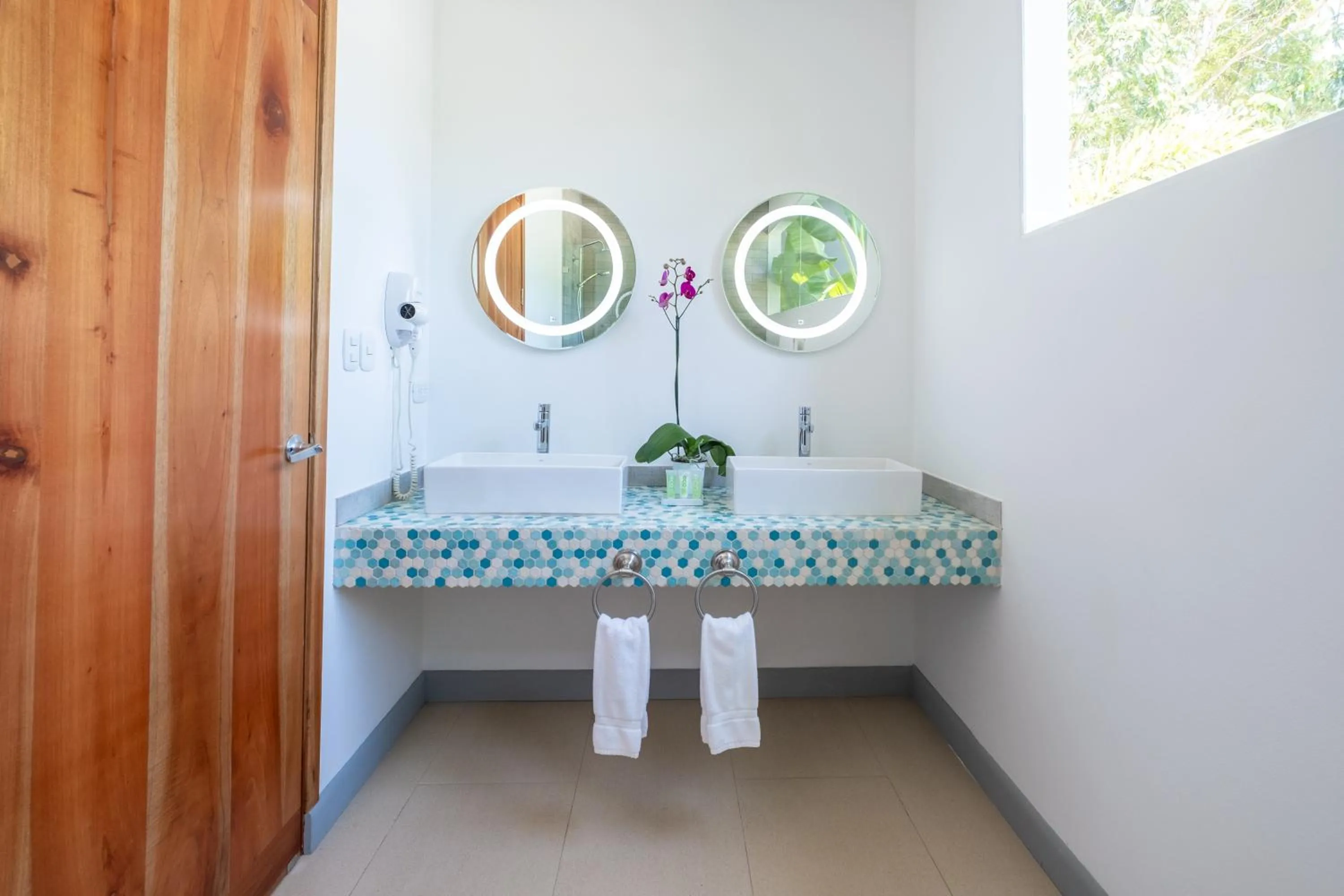 Shower in La Vela Boutique Hotel