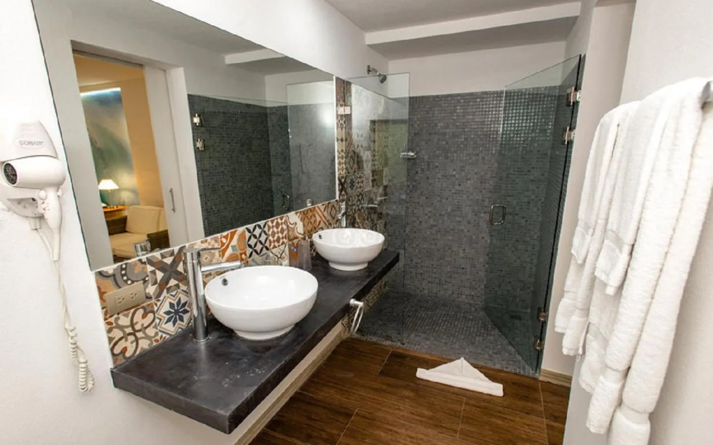 Bathroom in La Vela Boutique Hotel