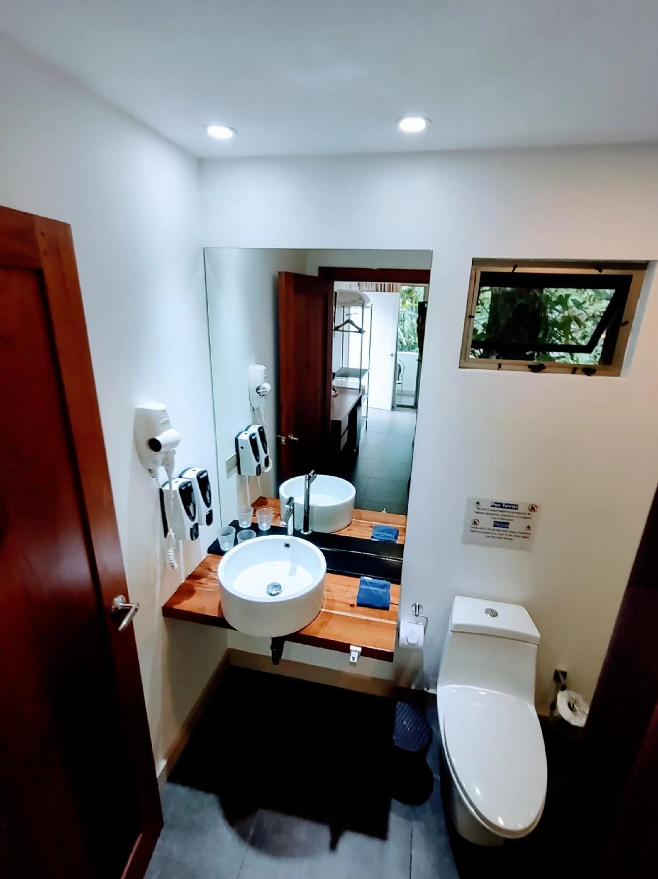 Bathroom in La Vela Boutique Hotel