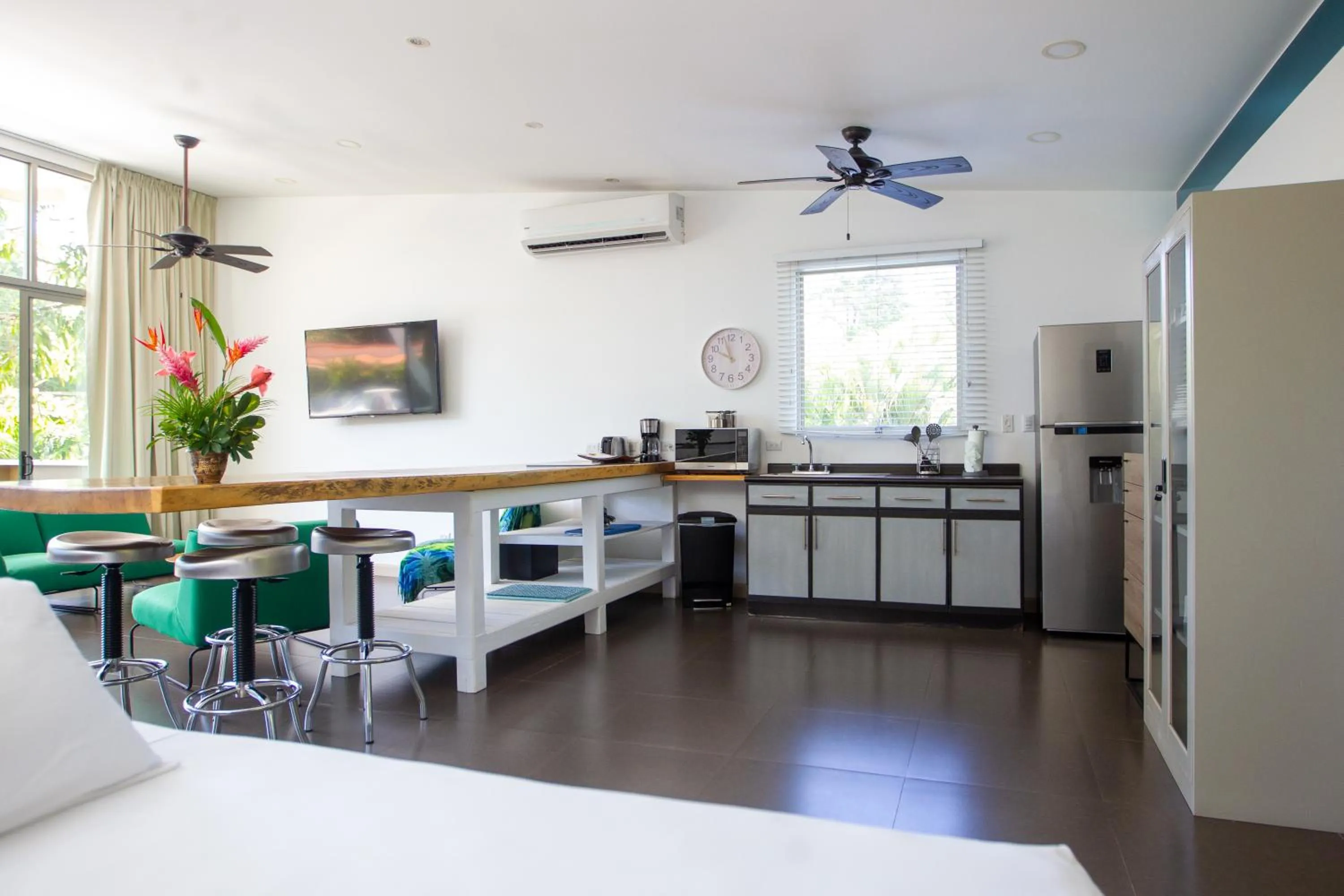 Dining area in La Vela Boutique Hotel