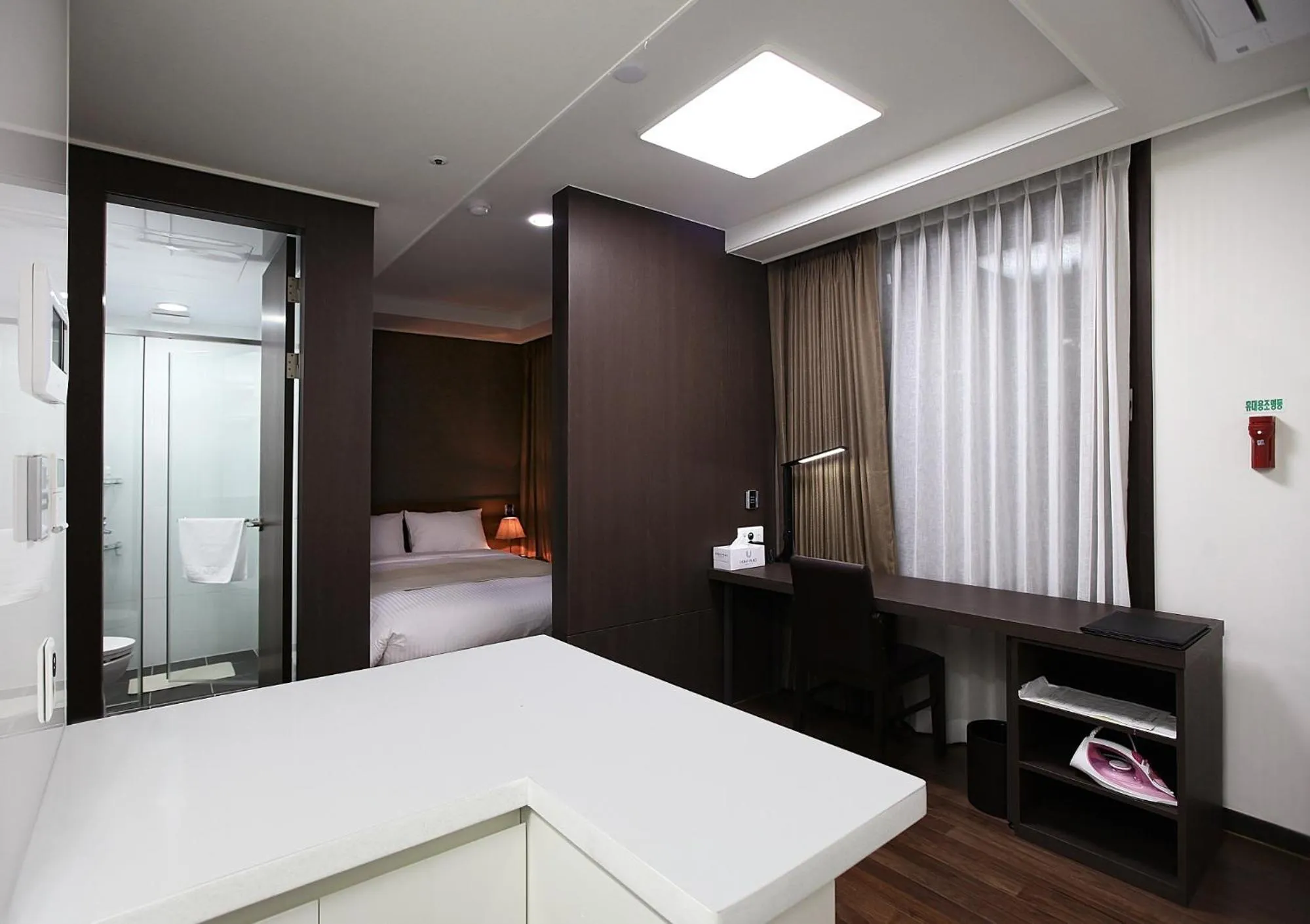 Bedroom, Bed in Urban Place Gangnam