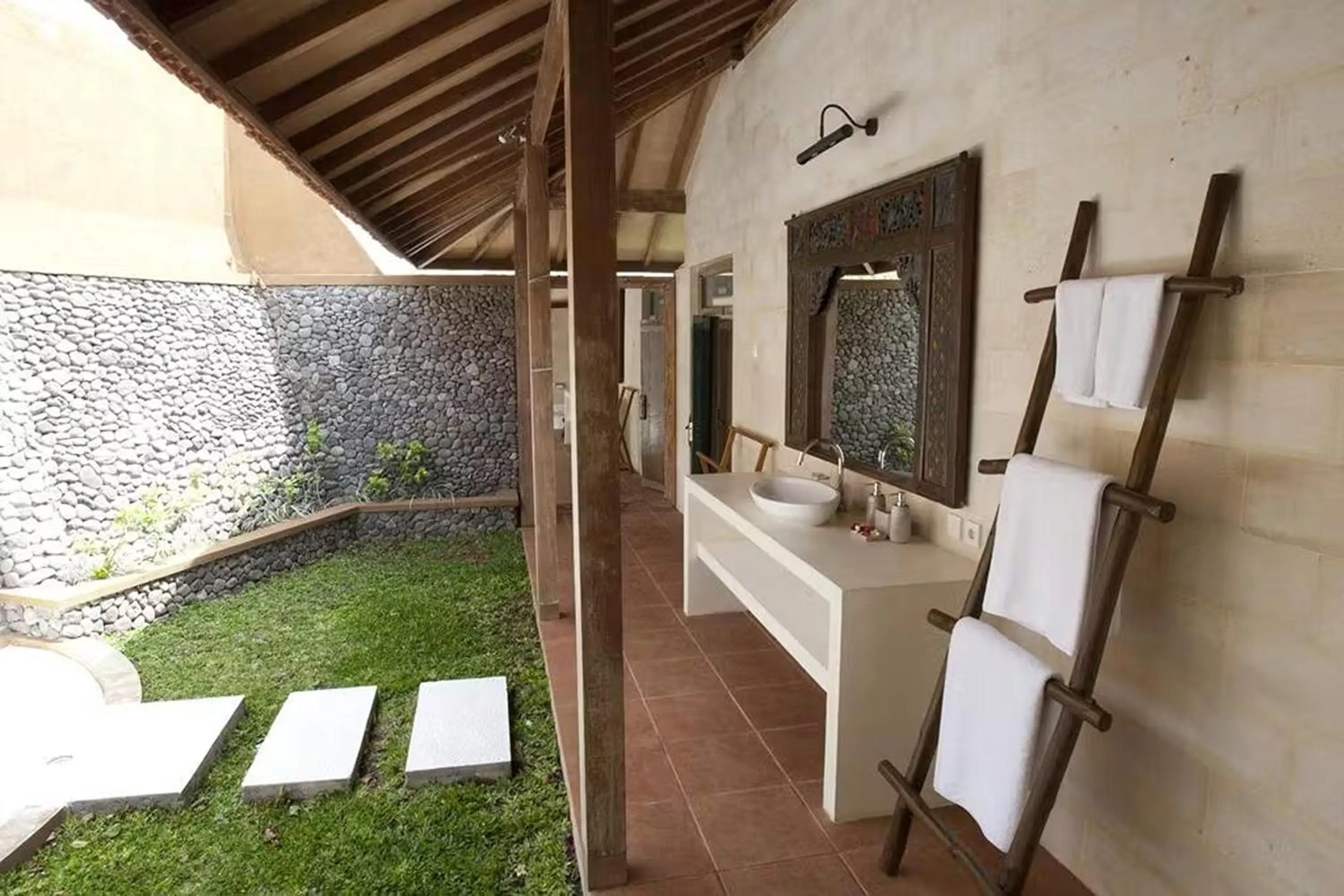 Bathroom in Bangsring Breeze