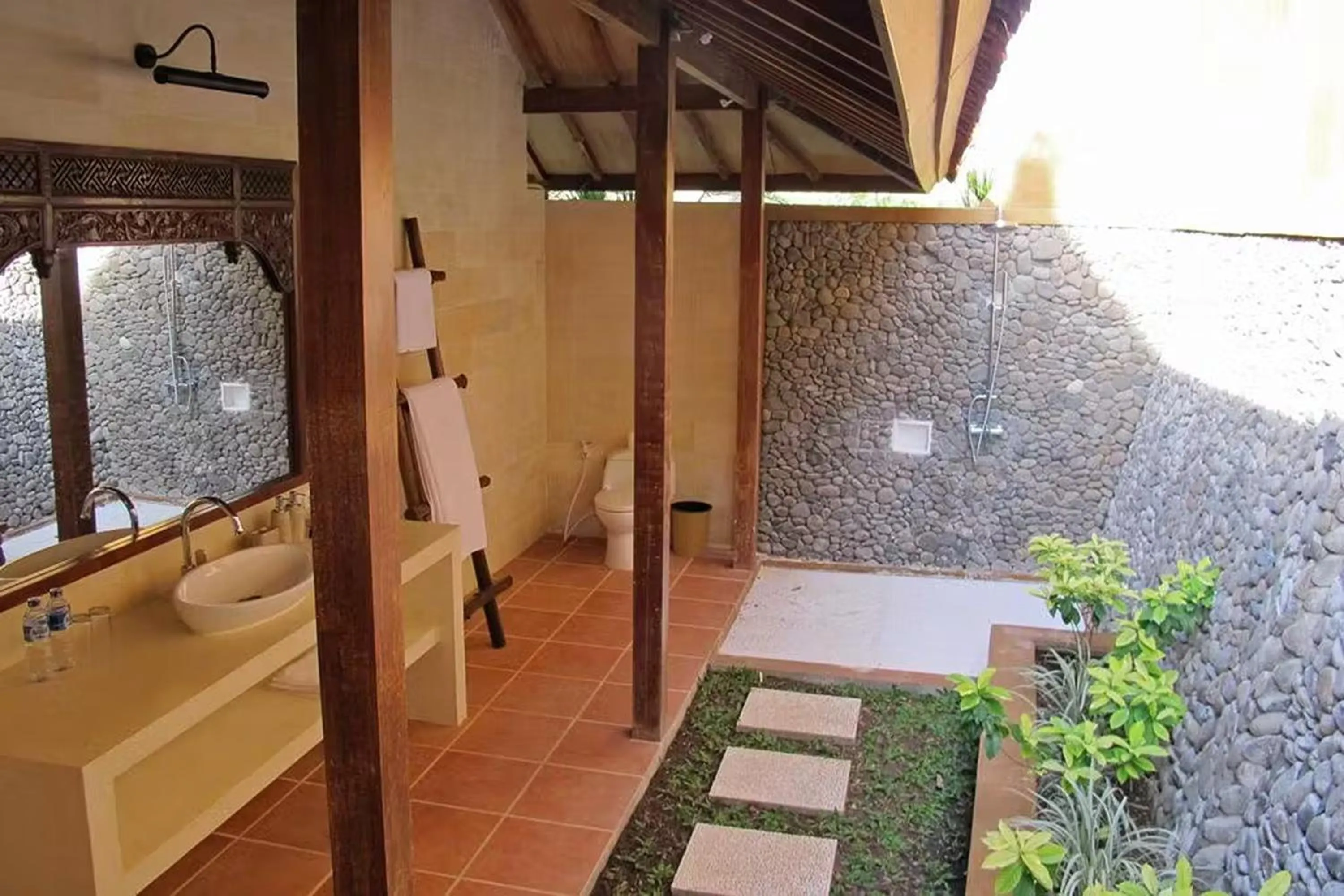 Bathroom in Bangsring Breeze