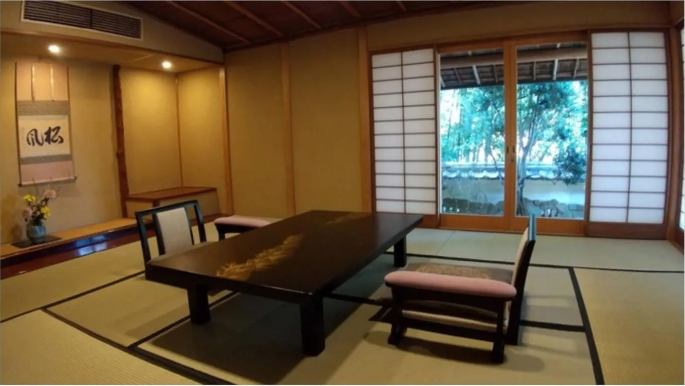 Seating Area in Atami Sekitei