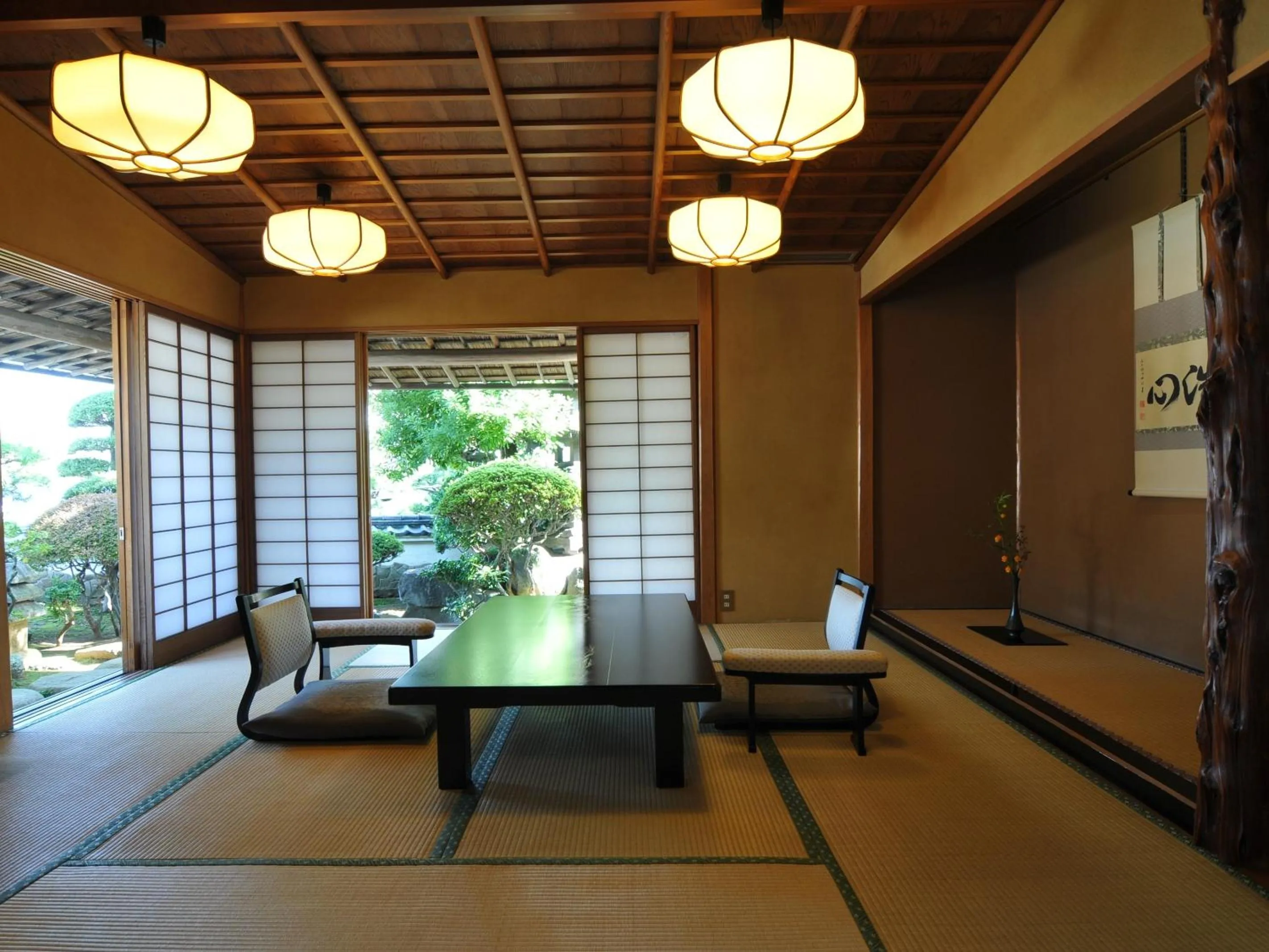 Photo of the whole room, Seating Area in Atami Sekitei