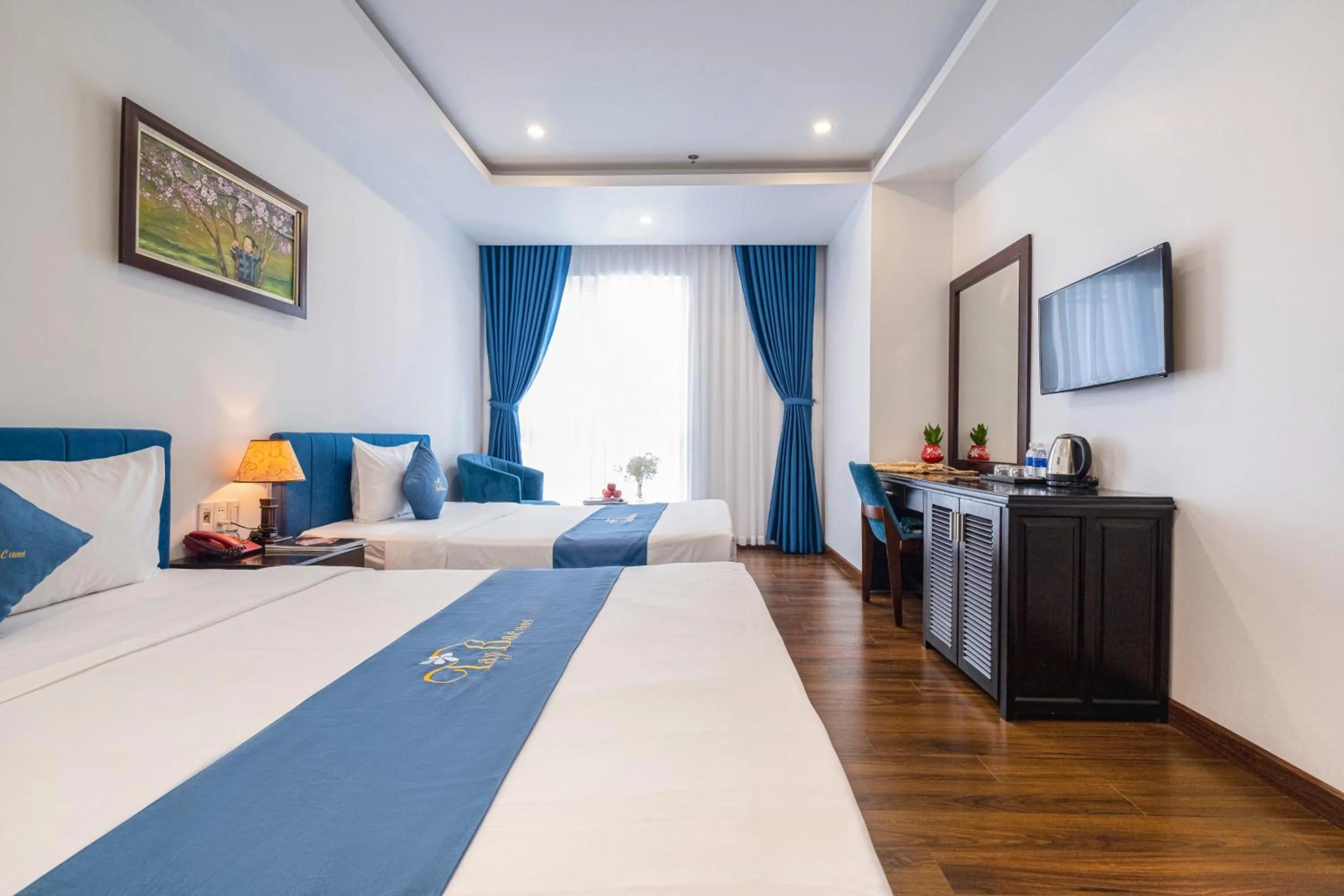 Living room, Bed in Tay Bac Hotel Da Nang