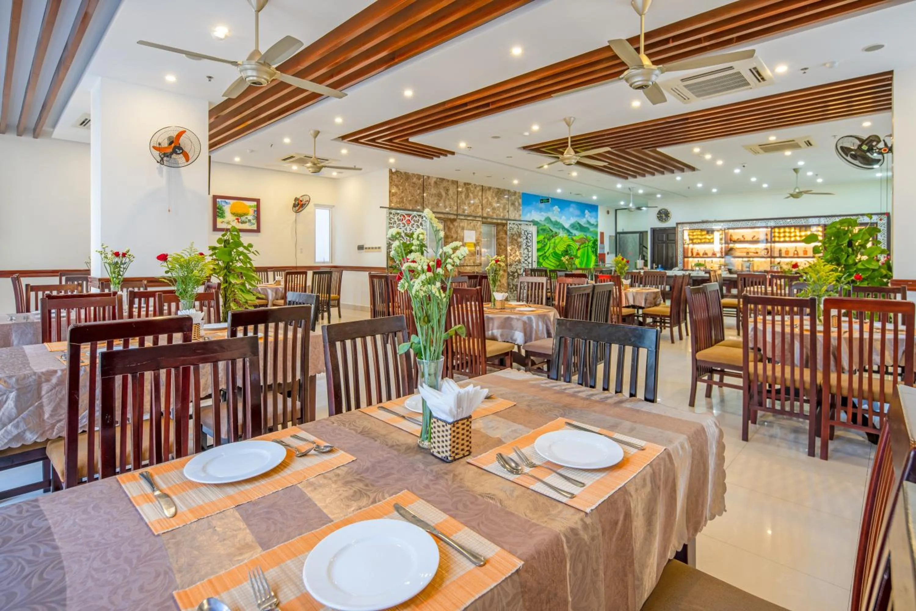 Restaurant/places to eat in Tay Bac Hotel Da Nang