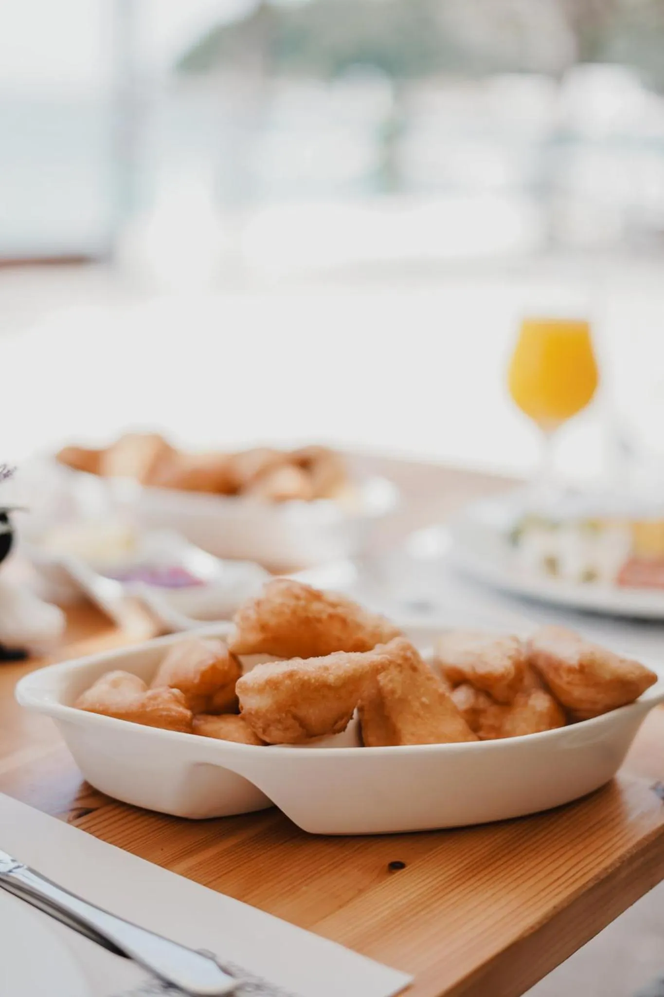 Food and drinks in Noemie Hotel