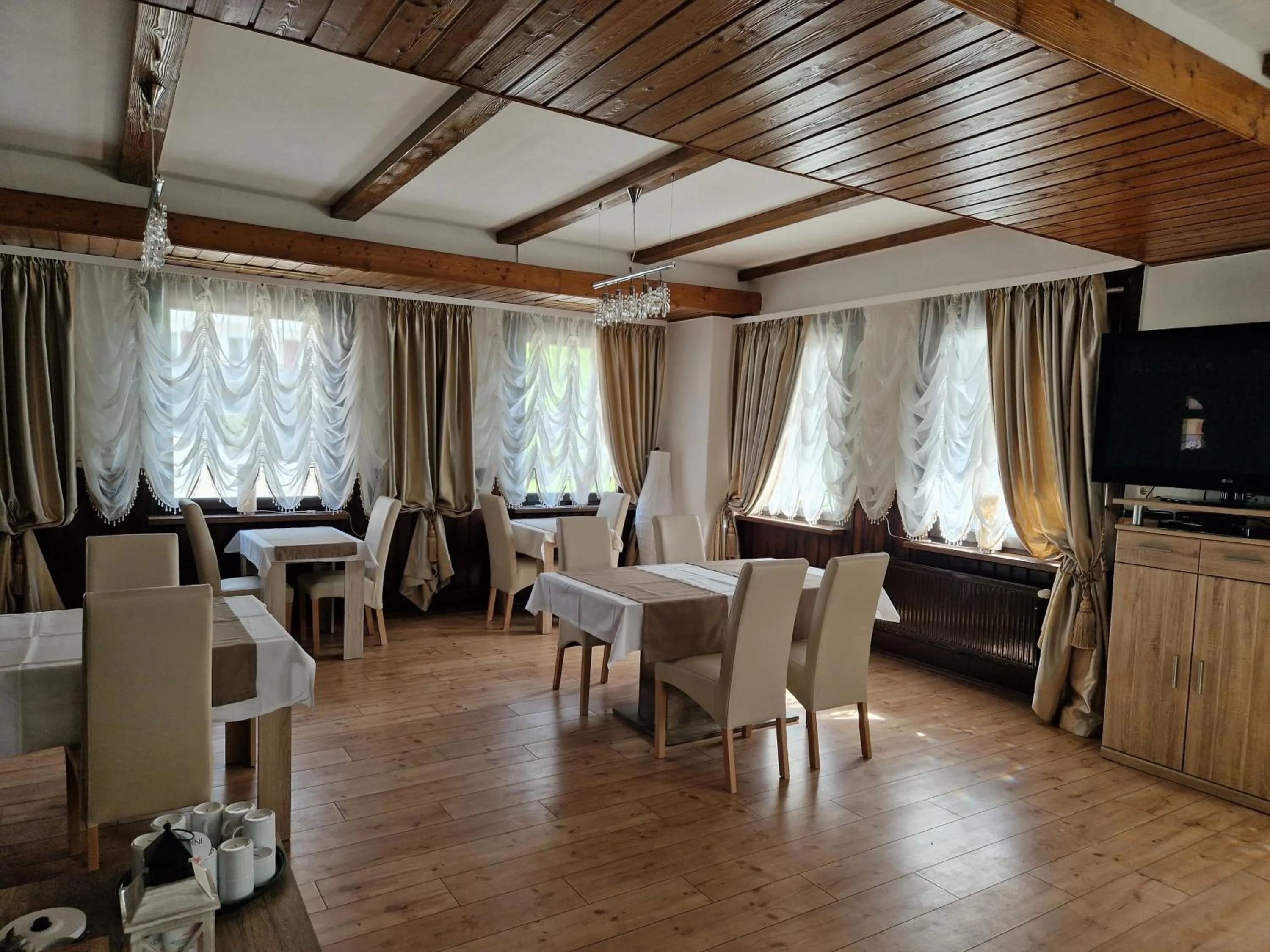 Restaurant/places to eat in Schwanen-Resort