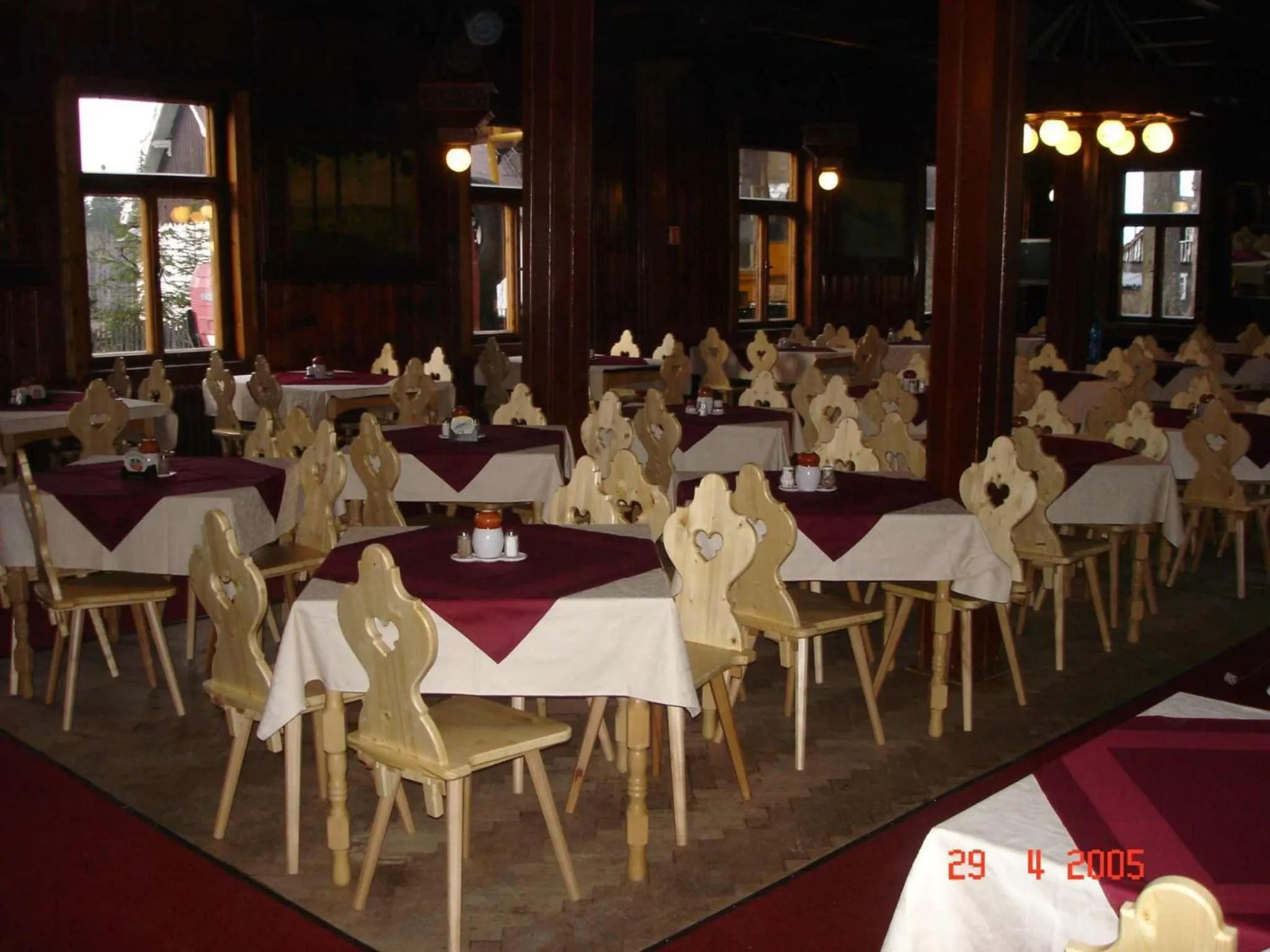 Restaurant/places to eat in Penzion Rejviz