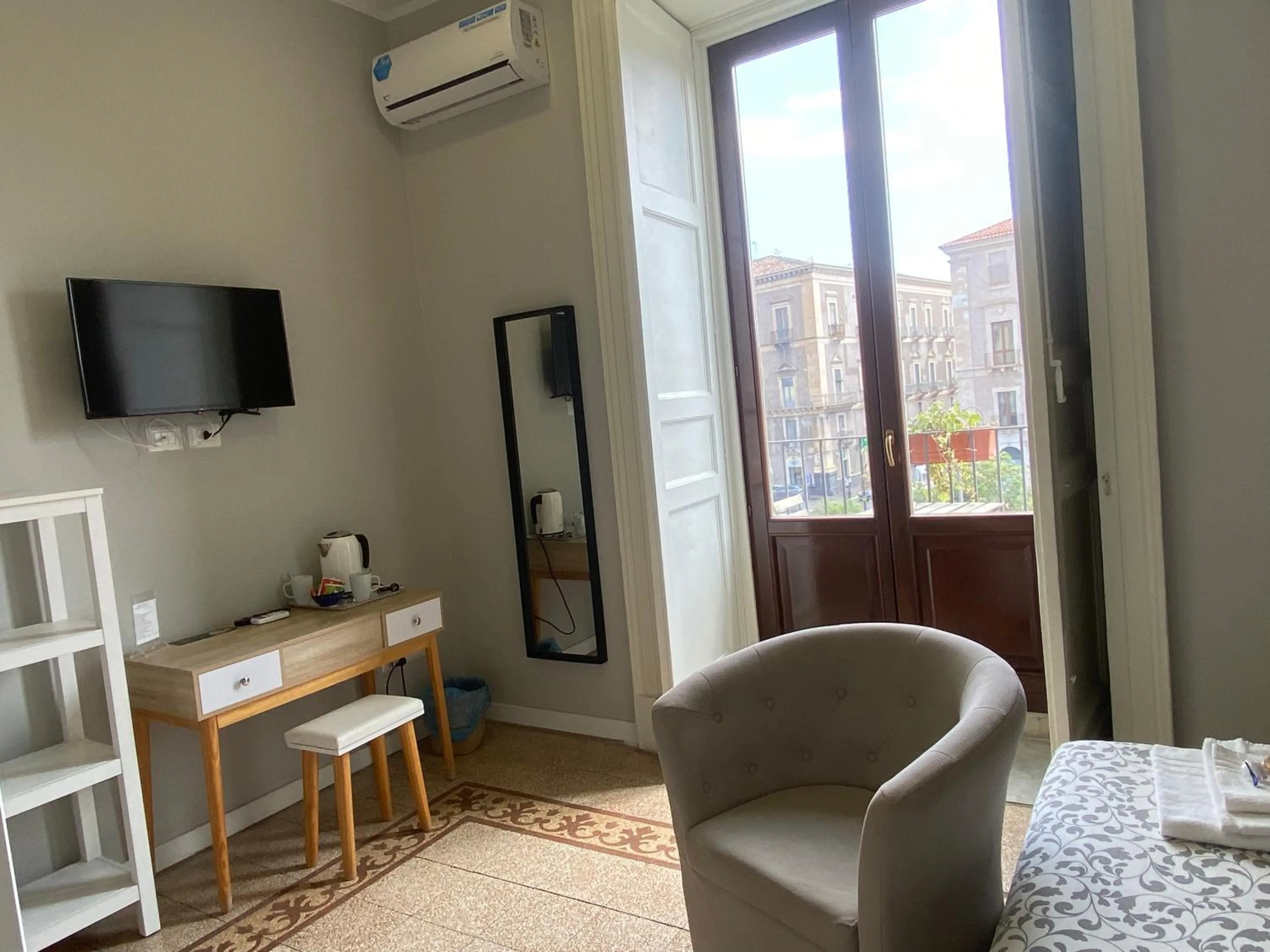 TV and multimedia in B&B Suite Cutelli