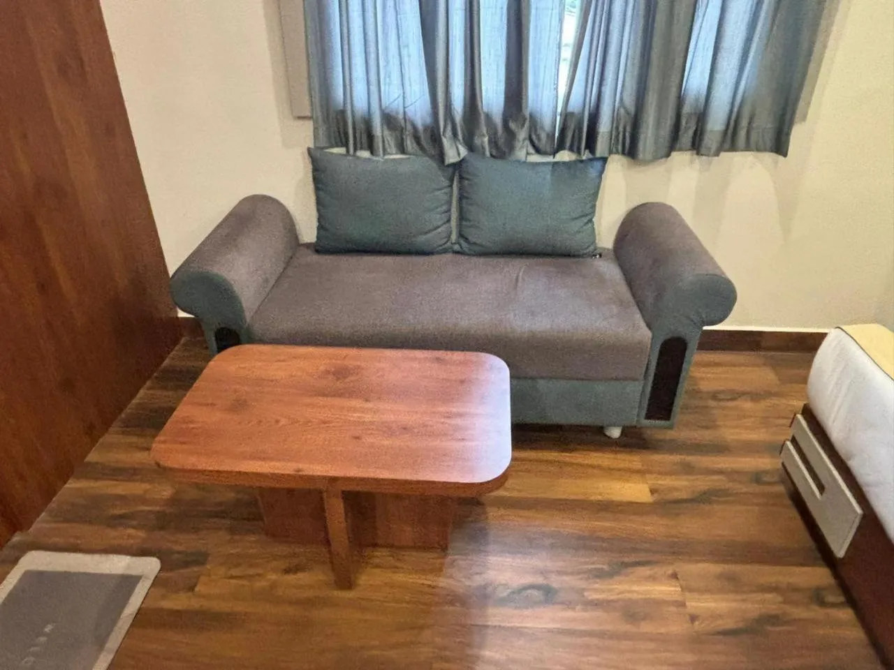 Dining area in Hotel Omkareshwar Inn