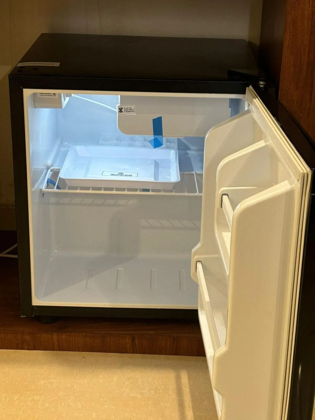 minibar in Hotel Omkareshwar Inn