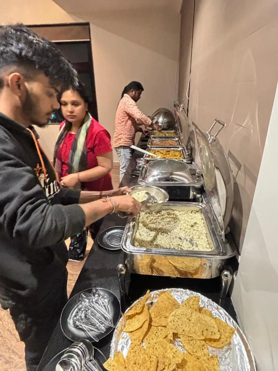 Restaurant/places to eat in Hotel Omkareshwar Inn