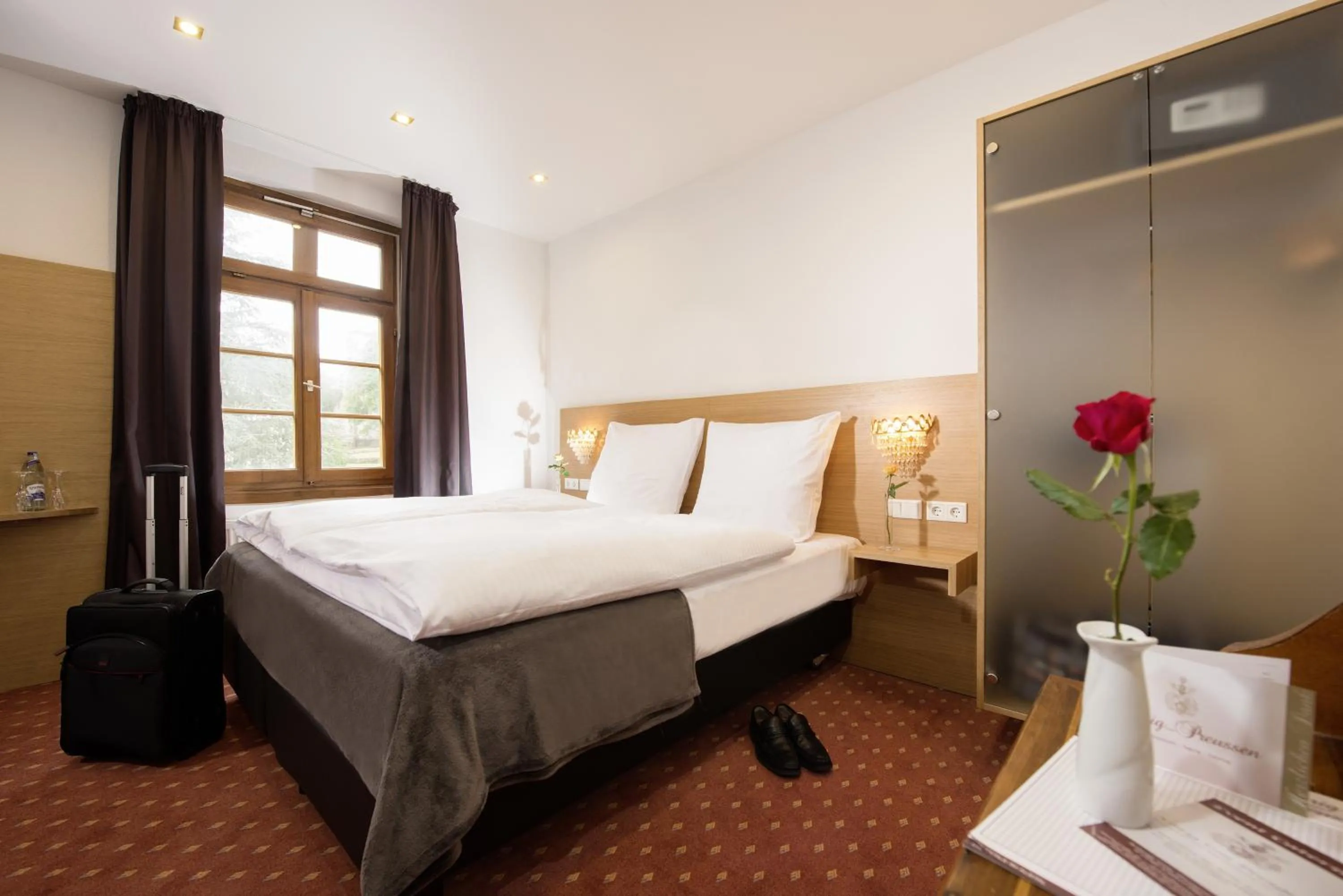 Photo of the whole room, Bed in Hotel Landgasthof König von Preussen