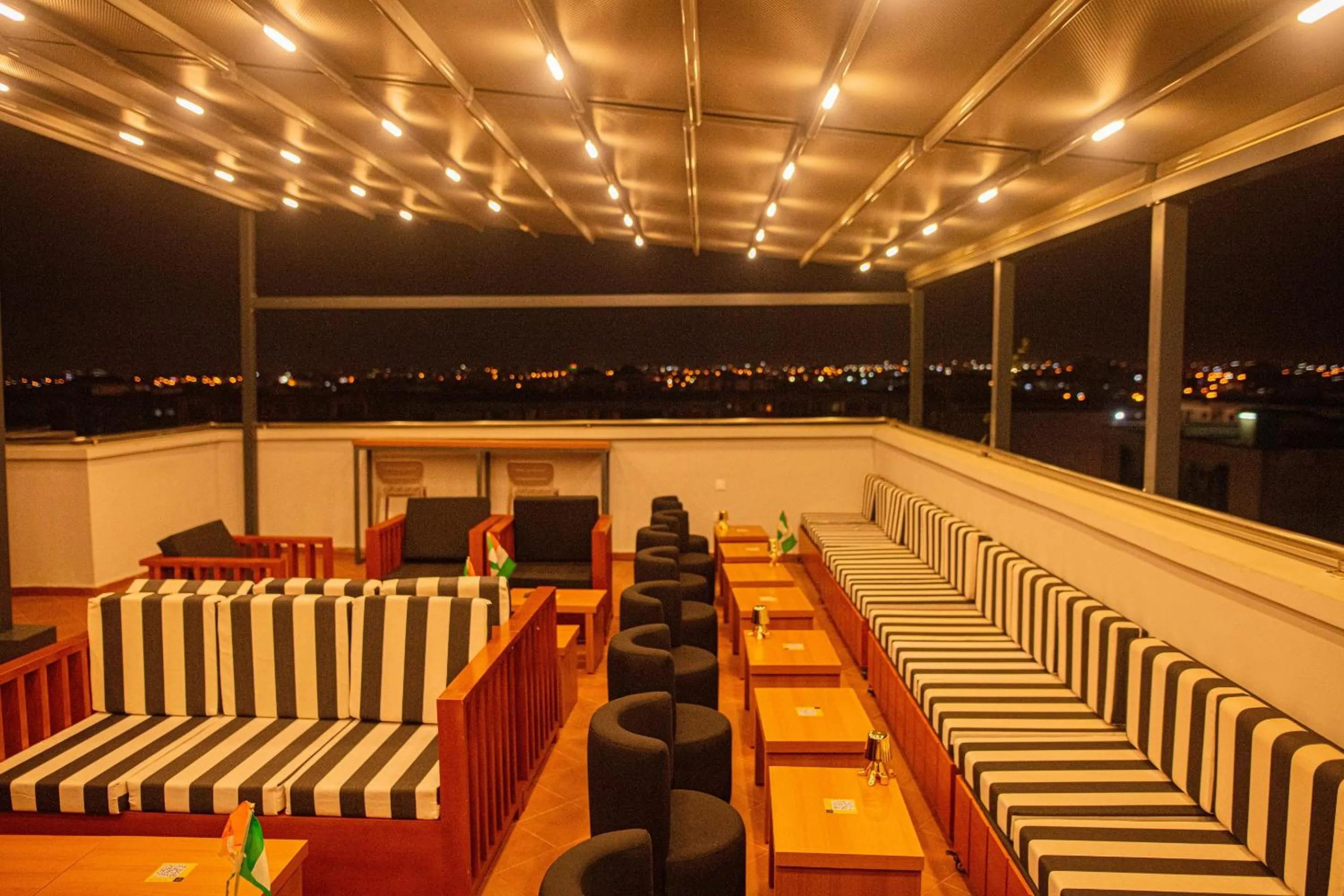 Lounge or bar in The Six