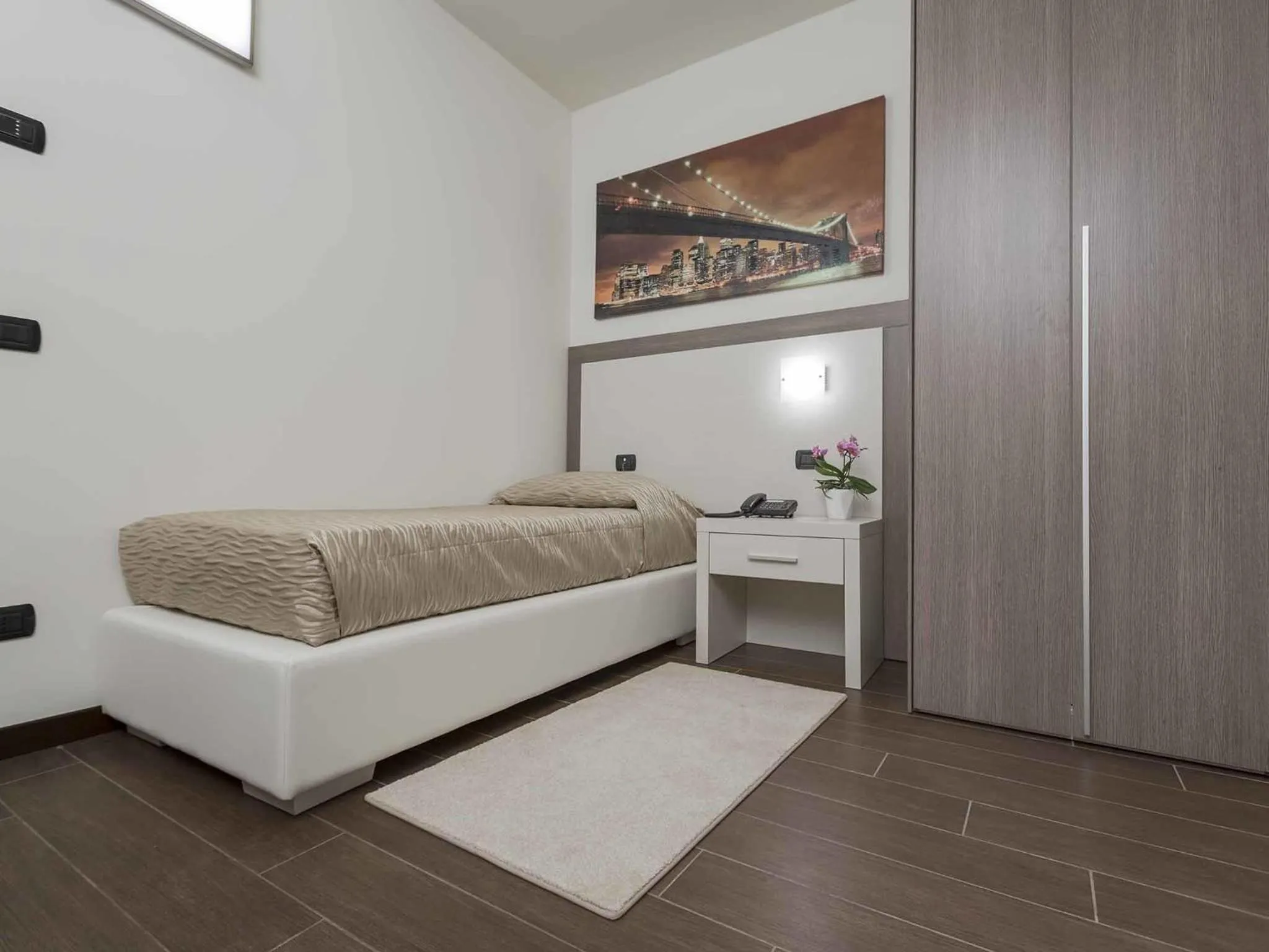 Business Single Room in Ferrari Hotel