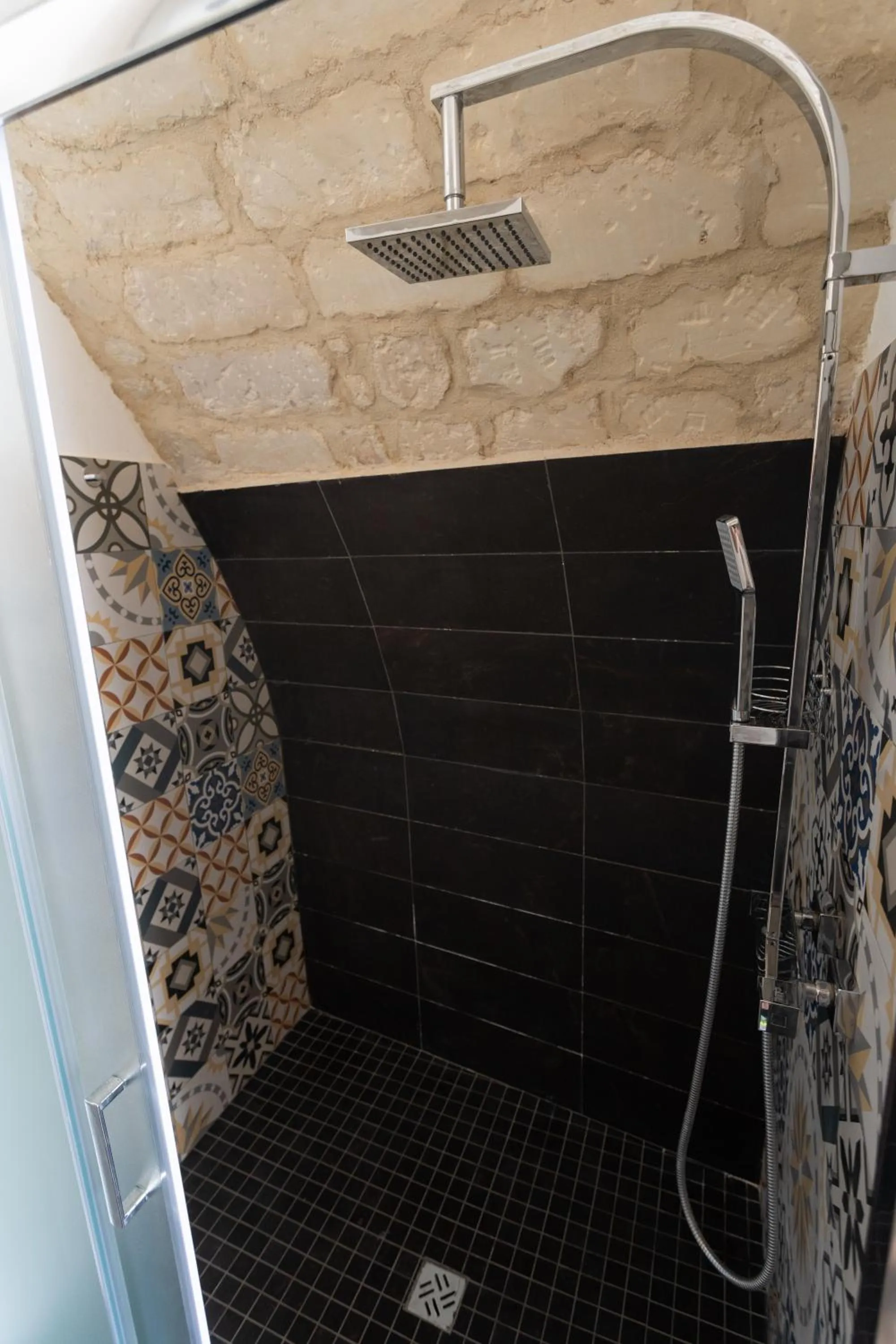 Shower in Bed and Breakfast Terra del Sole Ibla