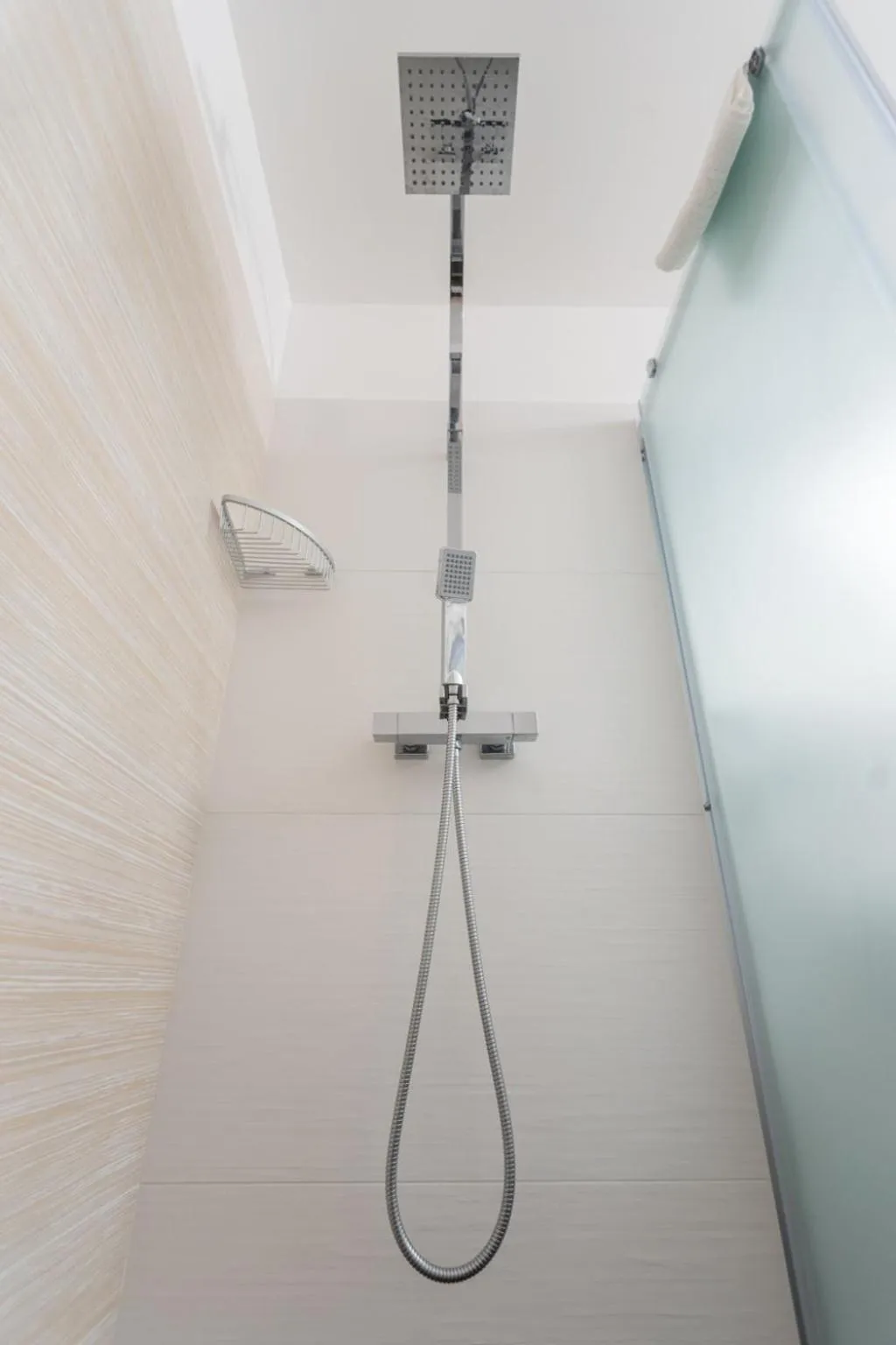 Shower in Bed and Breakfast Terra del Sole Ibla